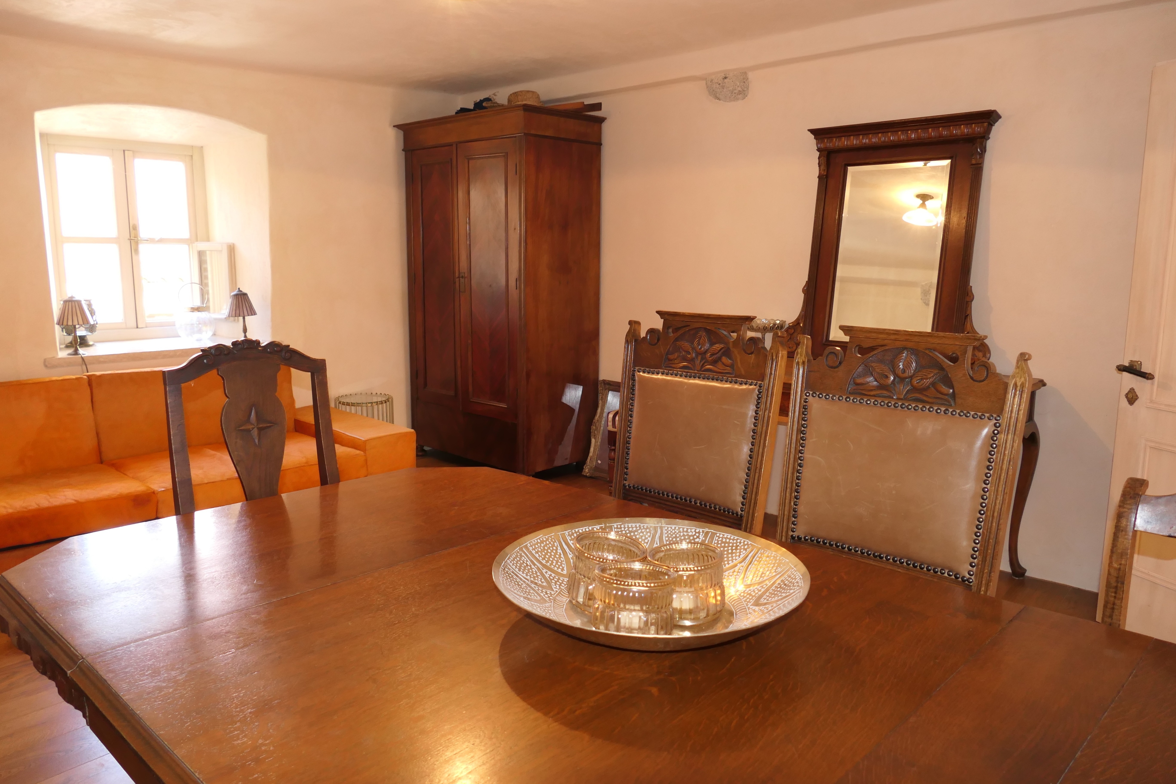 Štirisobna hiša Z balkonom Senj  K