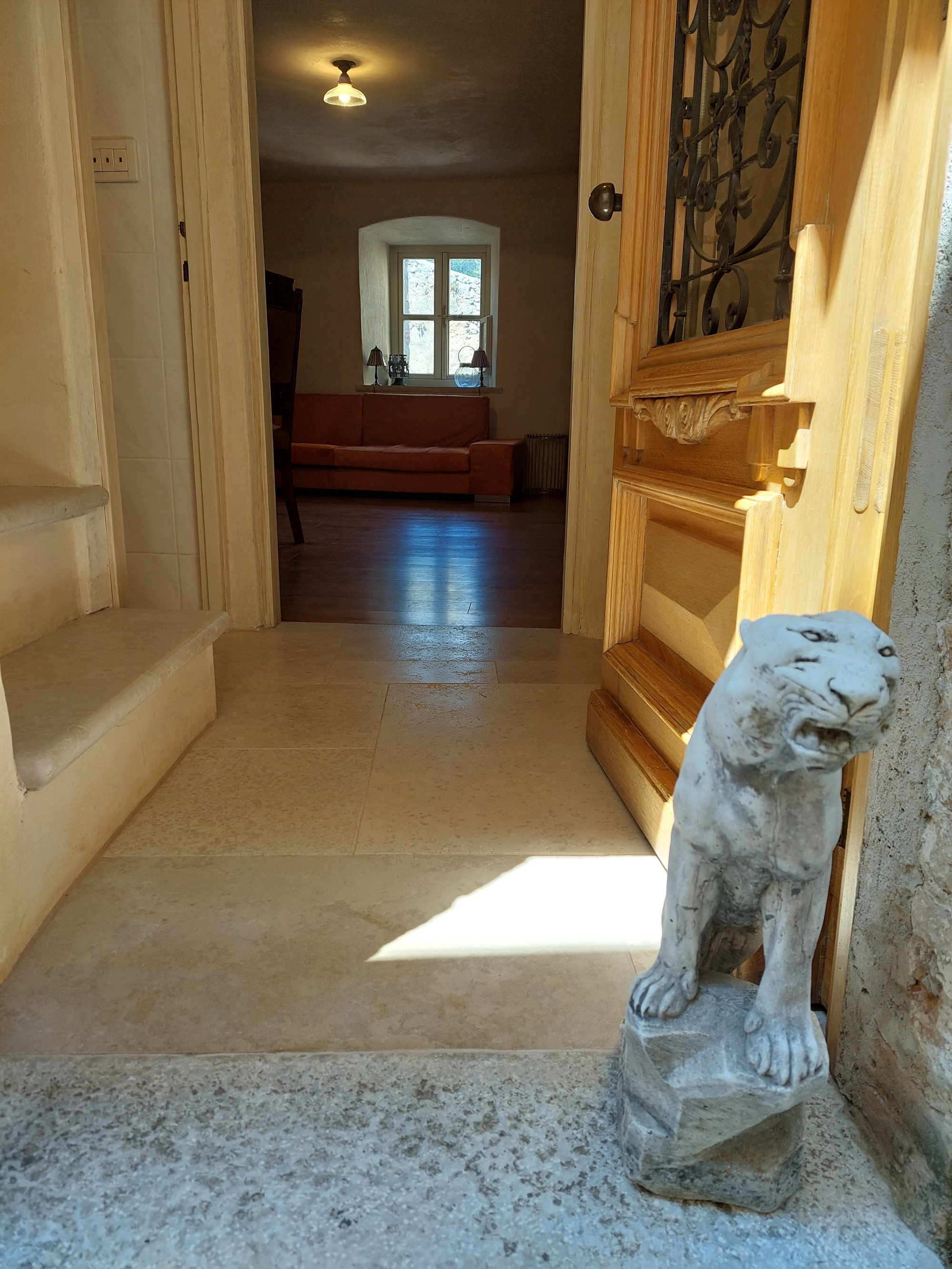 Štirisobna hiša Z balkonom Senj  K