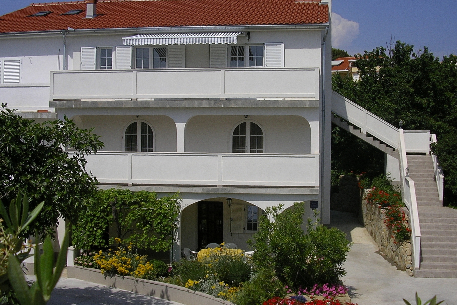 Dvosobni apartma S teraso in pogledom na morje Kampor, Rab  A-a