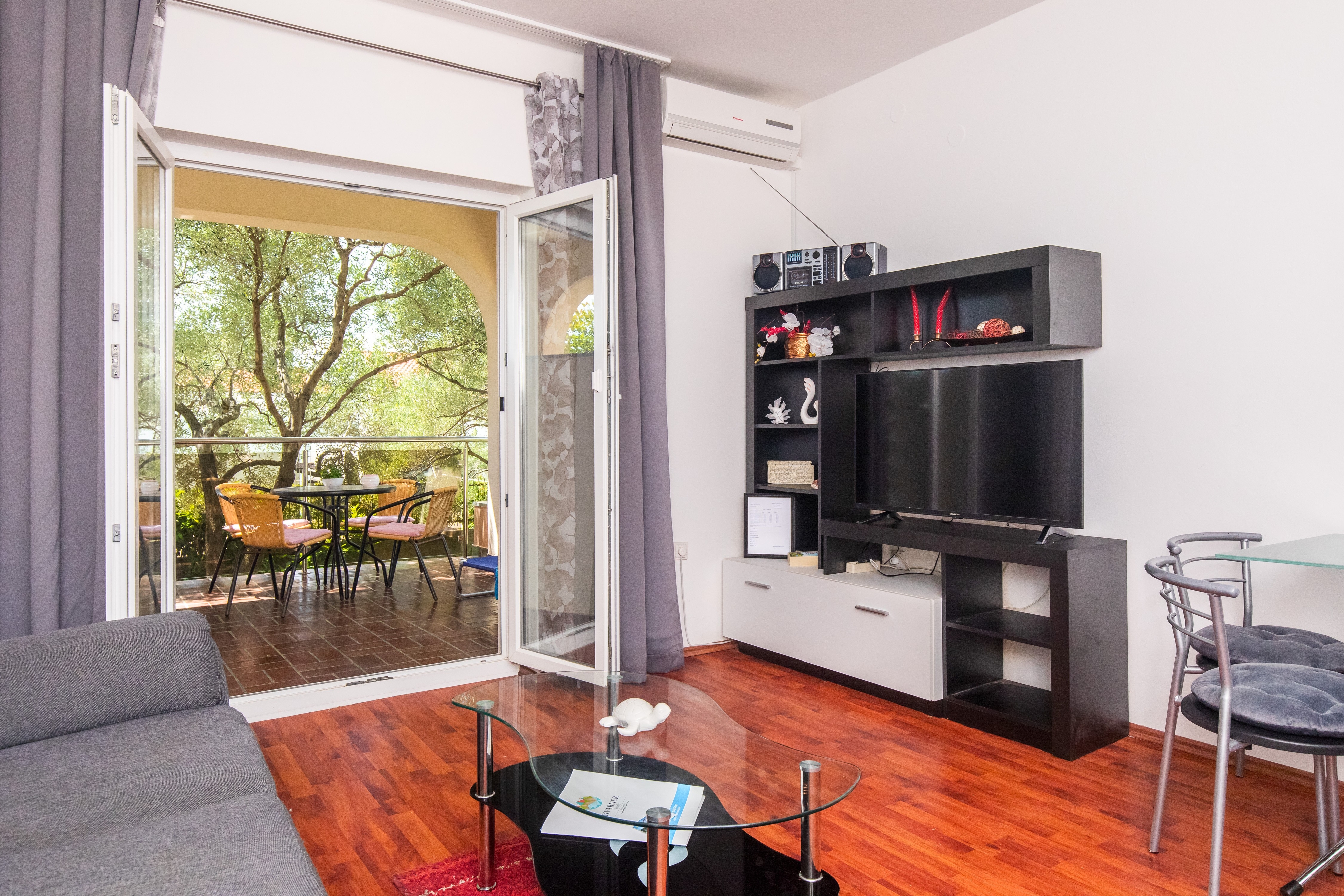 One bedroom apartment with terrace Punat, Krk (A-24859-b) One bedroom apartment with terrace Punat, Krk (A-24859-b)