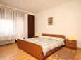 Mali Lošinj, Dormitorio in the apartment, air condition available, (pet friendly) y WiFi.