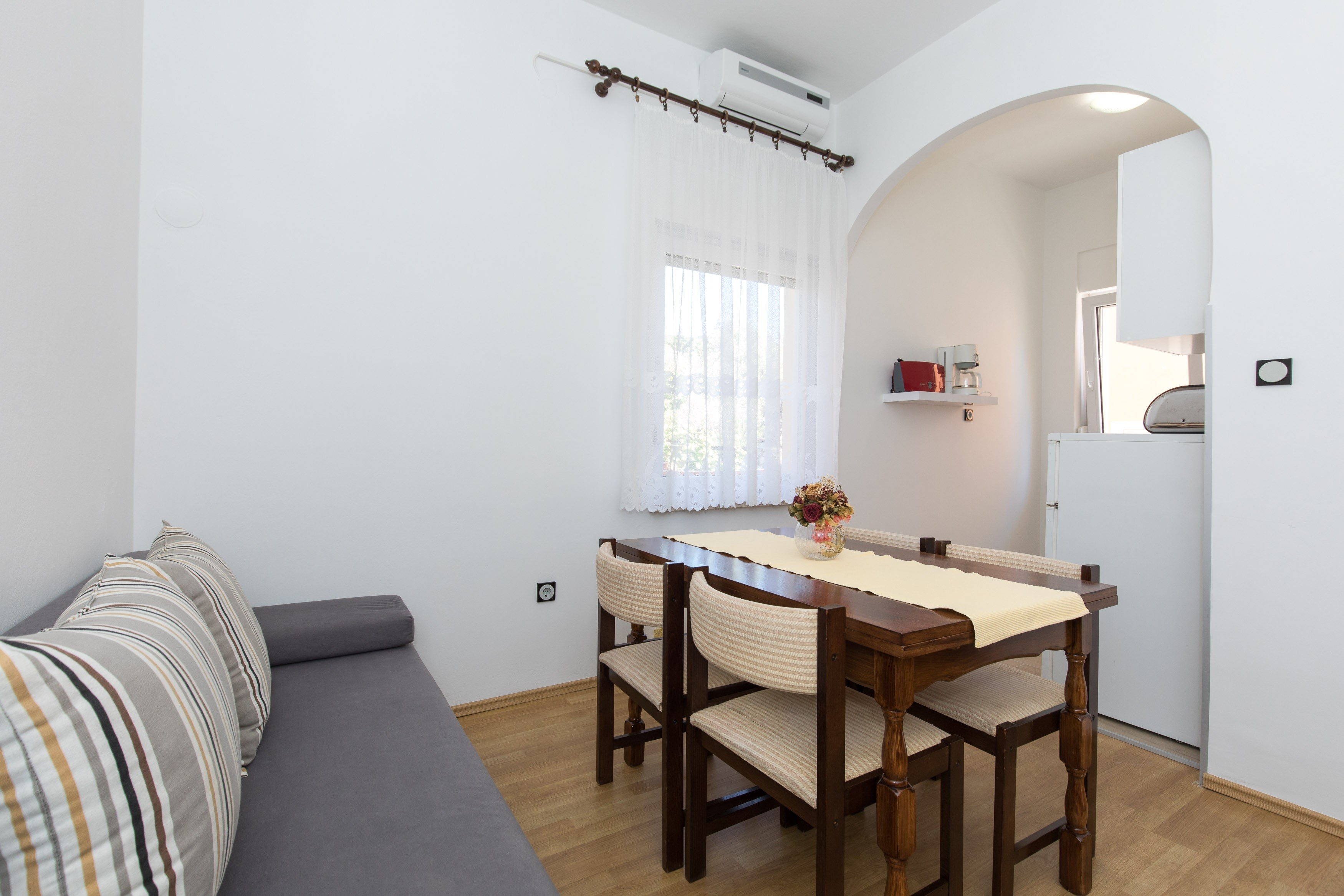 Two bedroom apartment with terrace Punat, Krk (A-24864-a)