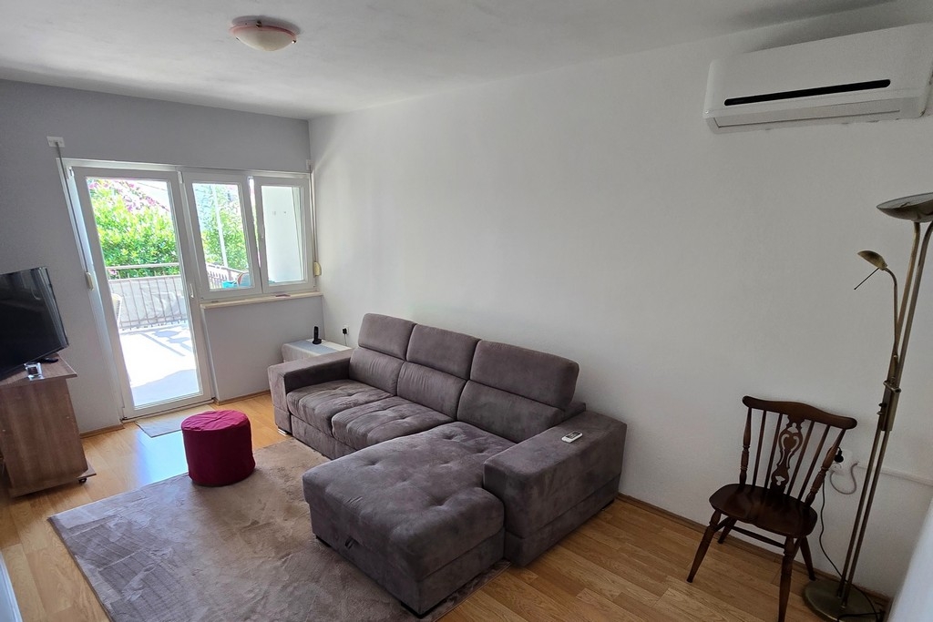 Two bedroom apartment with terrace and sea view Seget Vranjica, Trogir (A-24874-a)