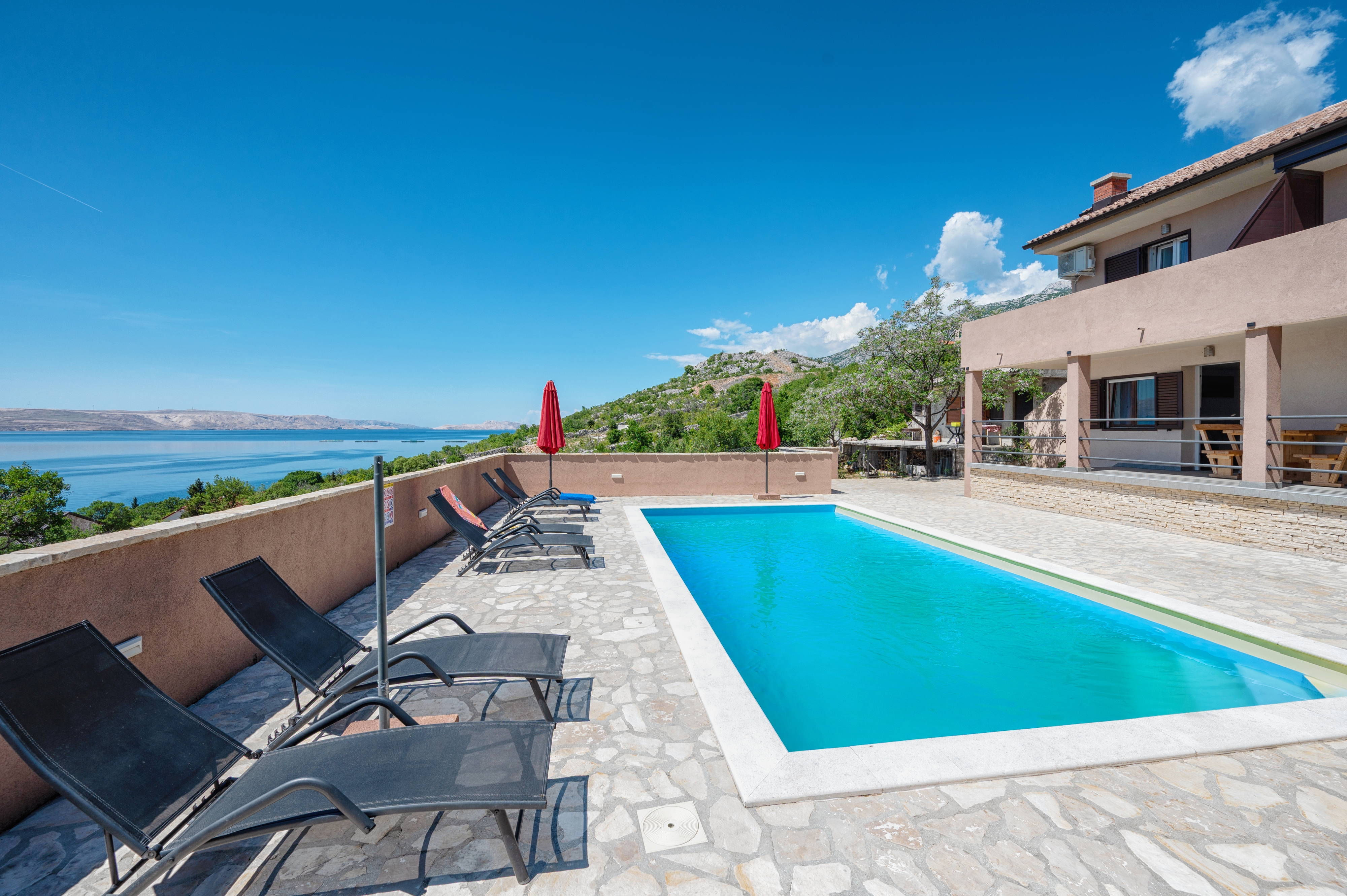 Appartement dune chambre avec une piscine Lukovo Šugarje, Karlobag (A-24896-b)