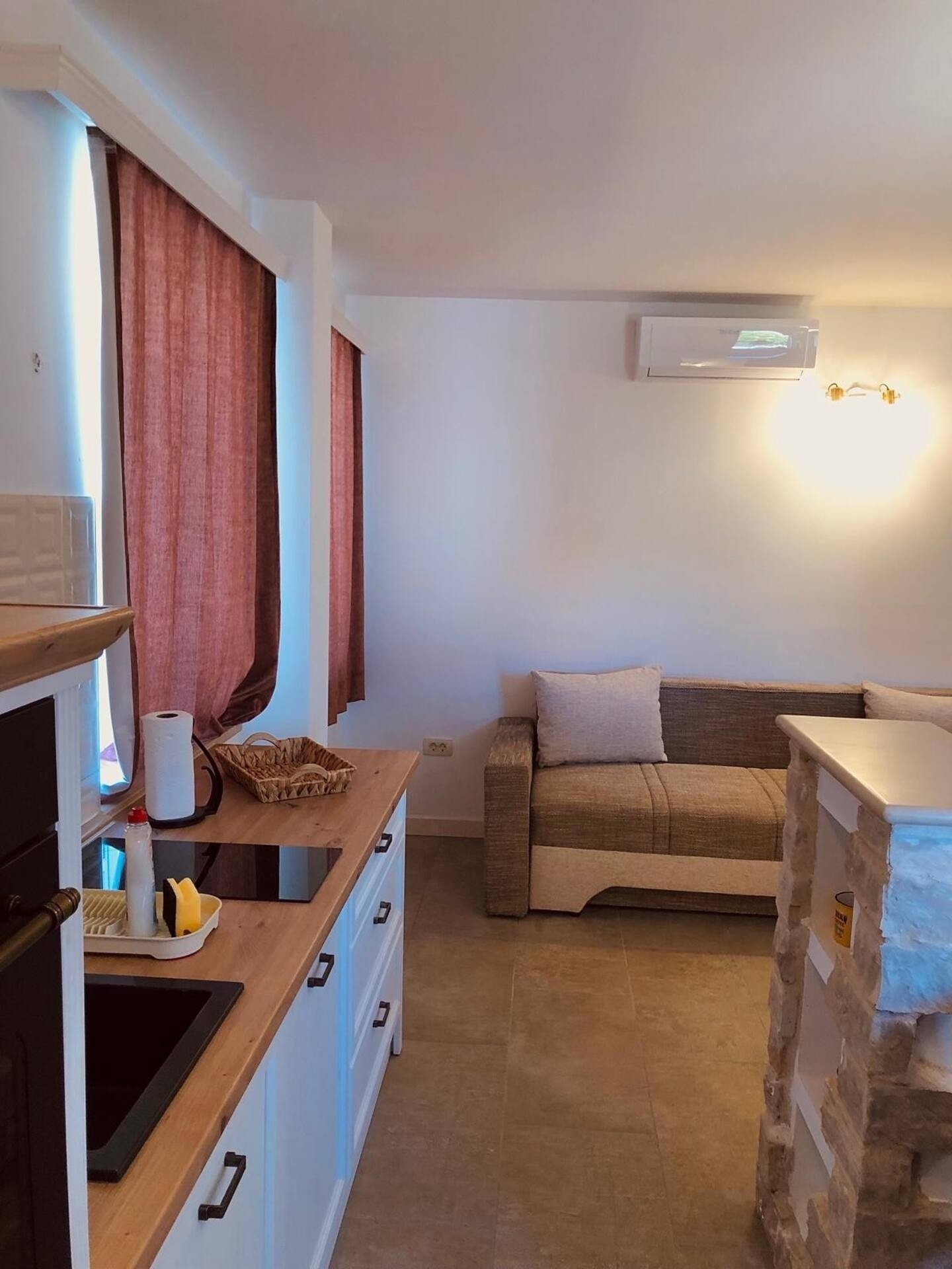 One bedroom apartment near beach Postira, Brač (A-24897-b)