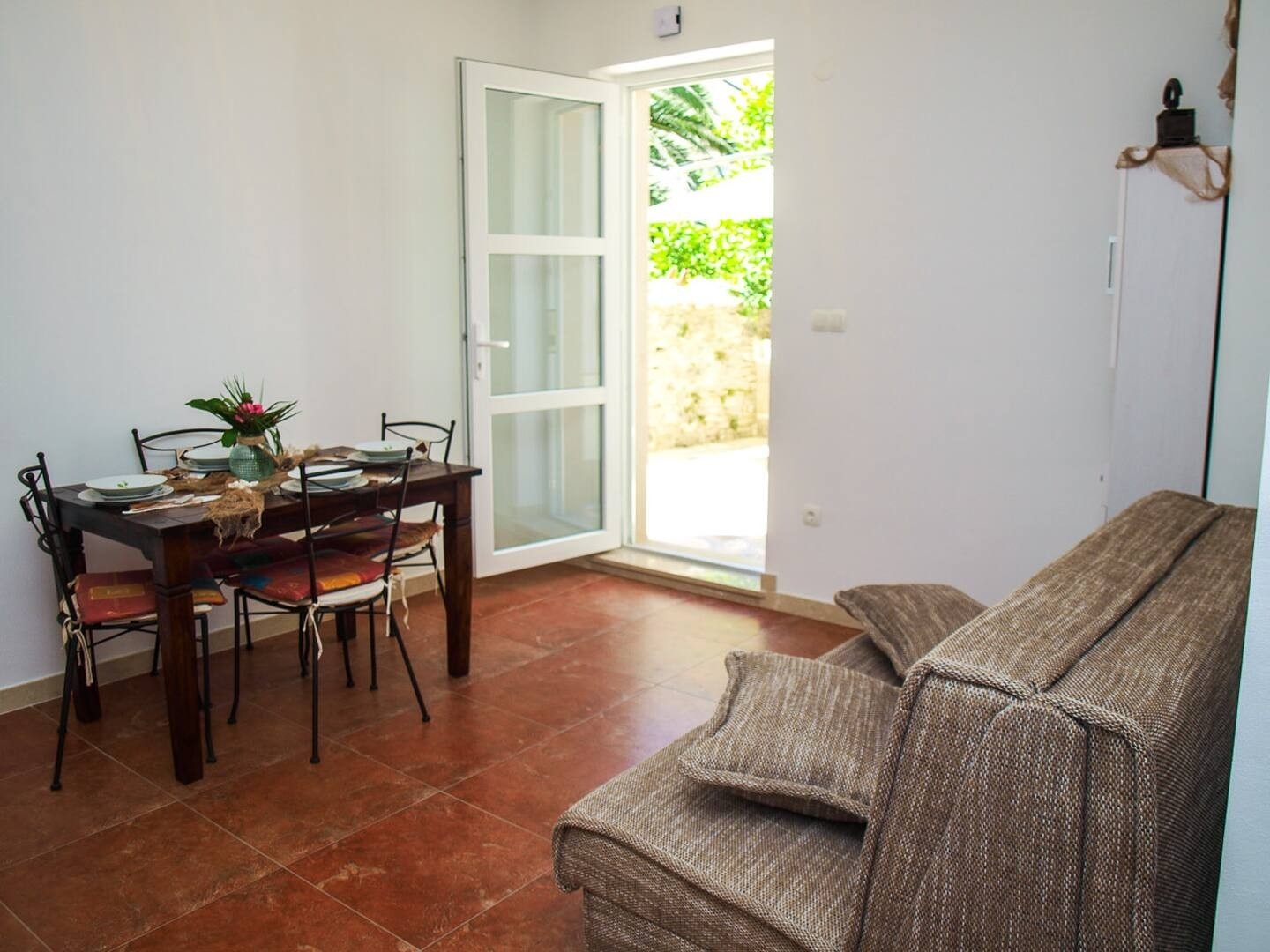 Two bedroom apartment near beach Postira, Brač (A-24897-c) Two bedroom apartment near beach Postira, Brač (A-24897-c)