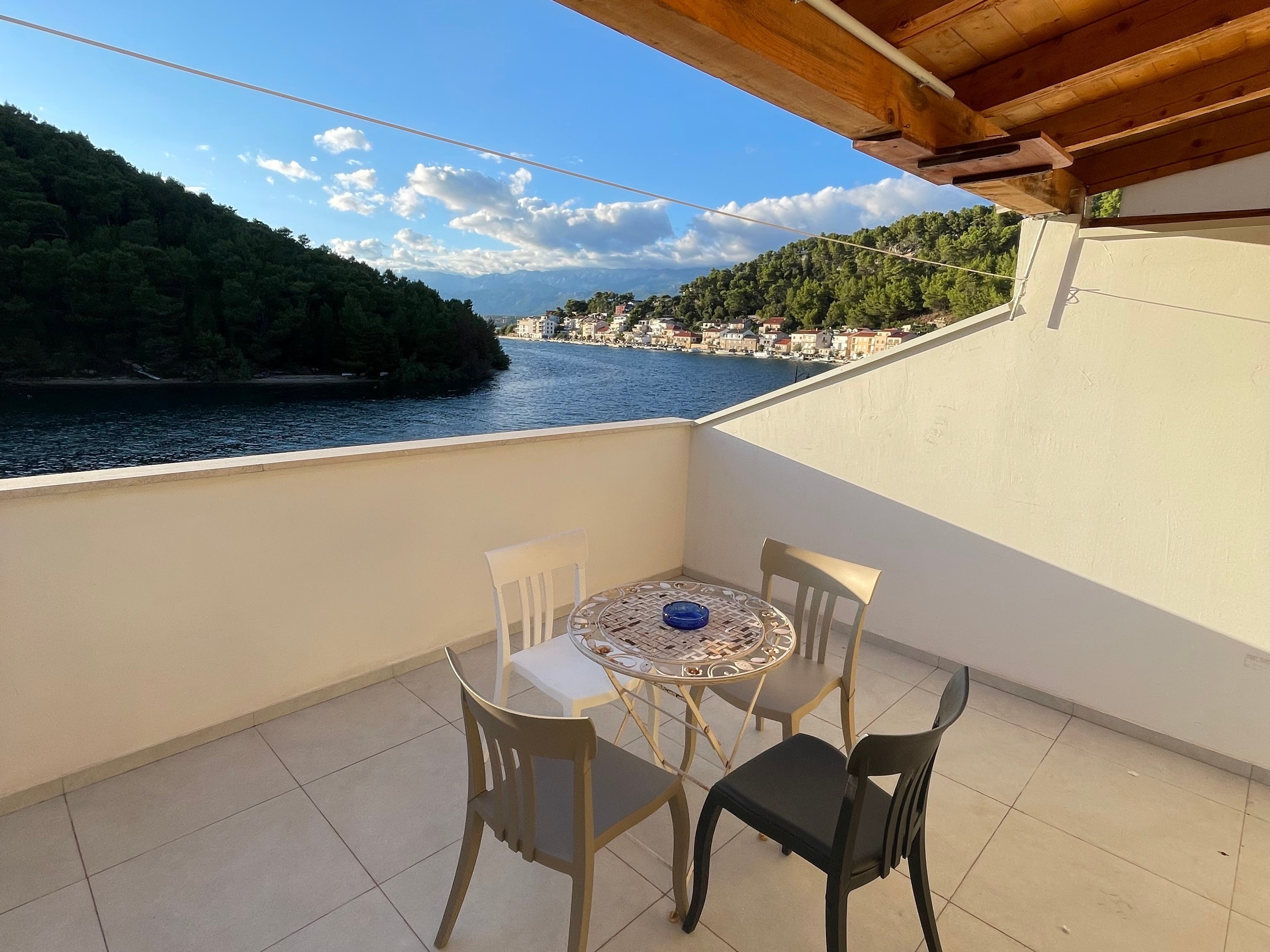 One bedroom apartment with terrace and sea view Novigrad (A-24906-a)