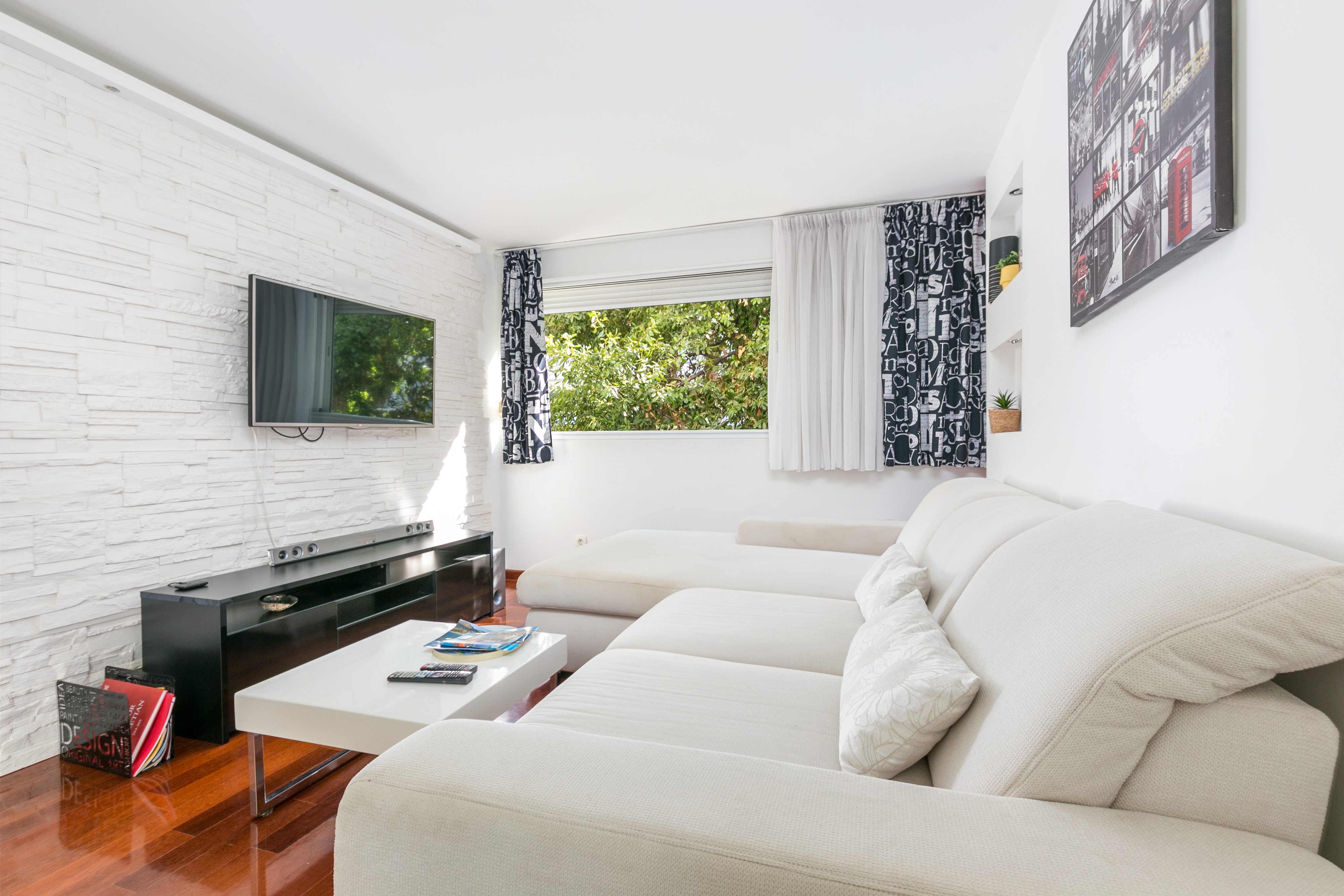 One bedroom apartment with air-conditioning Split (A-24912-a)