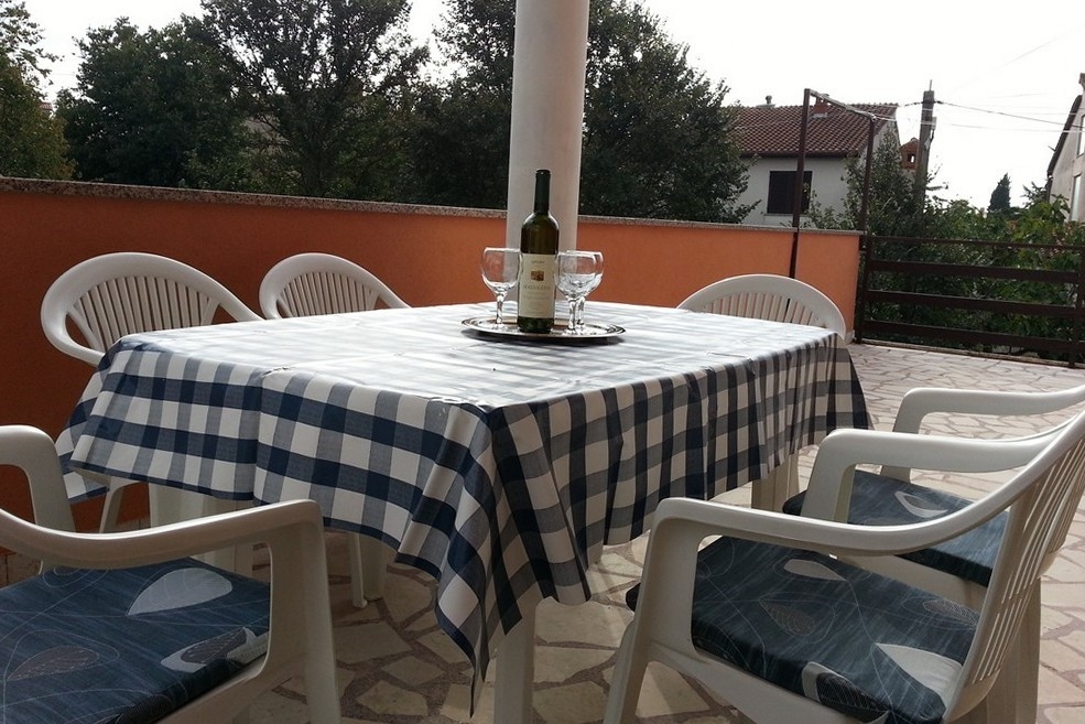 Three bedroom apartment with terrace Valbandon, Fažana (A-24921-a)