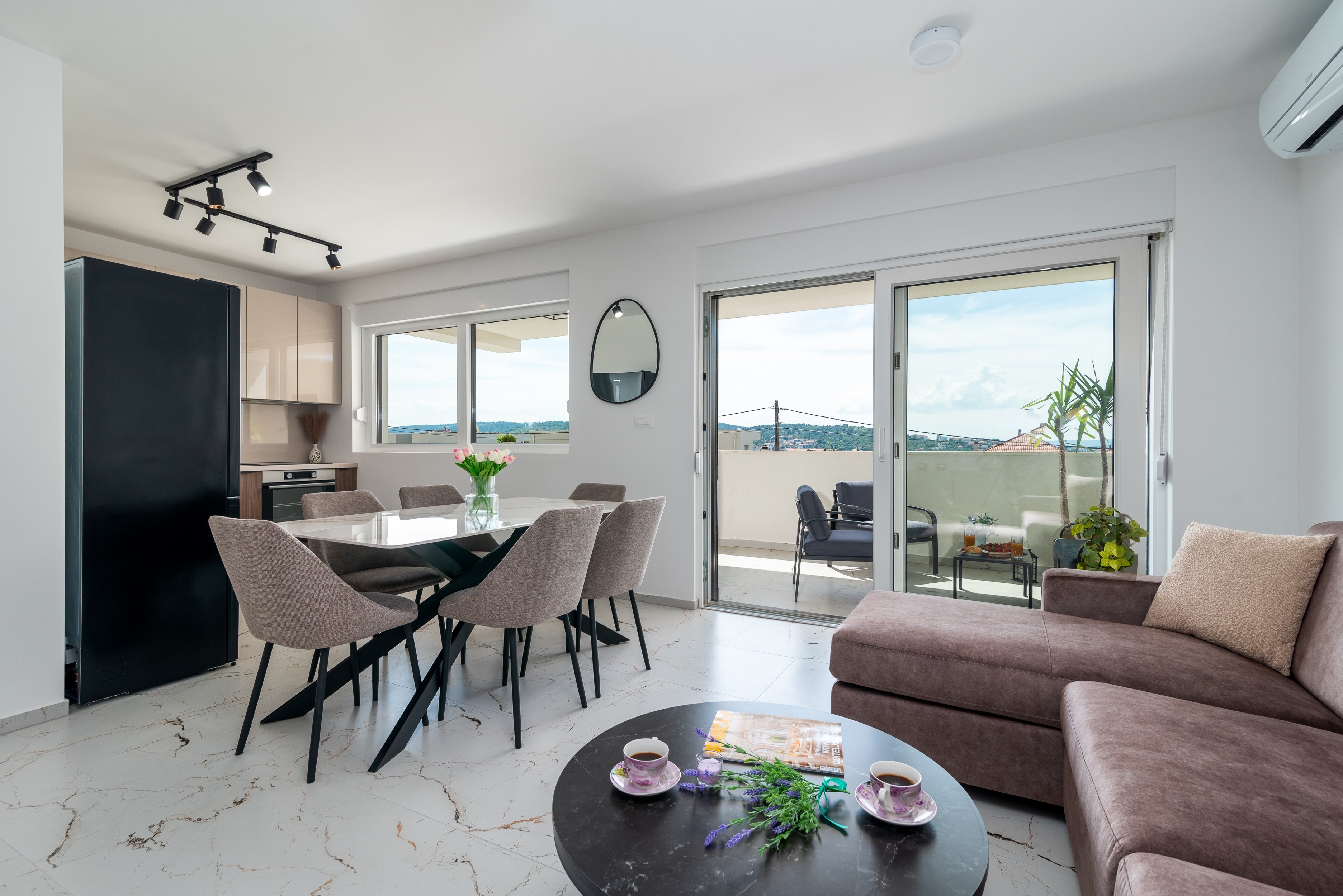 Two bedroom apartment with terrace Trogir (A-24927-a) Two bedroom apartment with terrace Trogir (A-24927-a)