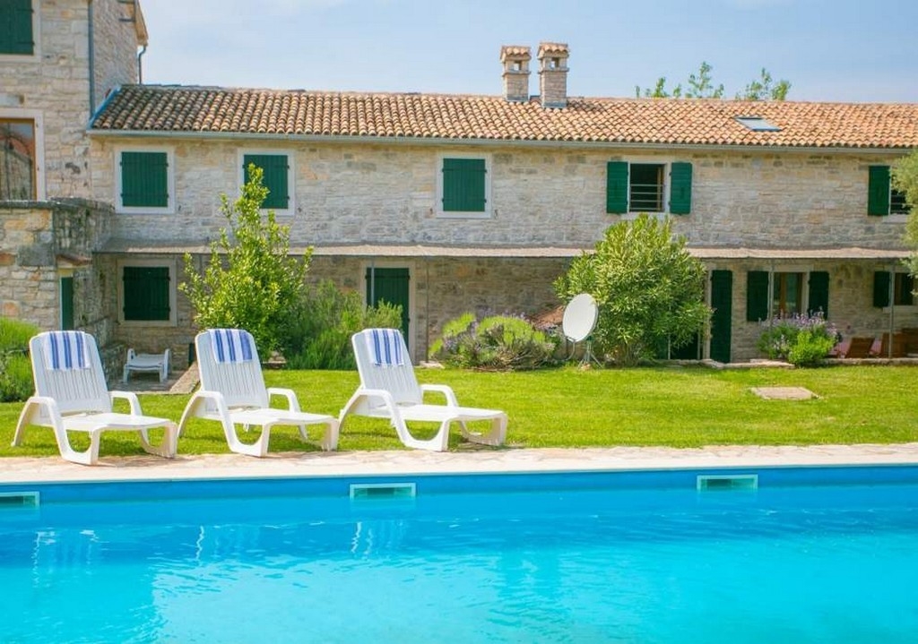 Three bedroom apartment with terrace Sveti Lovreč, Central Istria - Središnja Istra (A-24928-a) Three bedroom apartment with terrace Sveti Lovreč, Central Istria - Središnja Istra (A-24928-a)