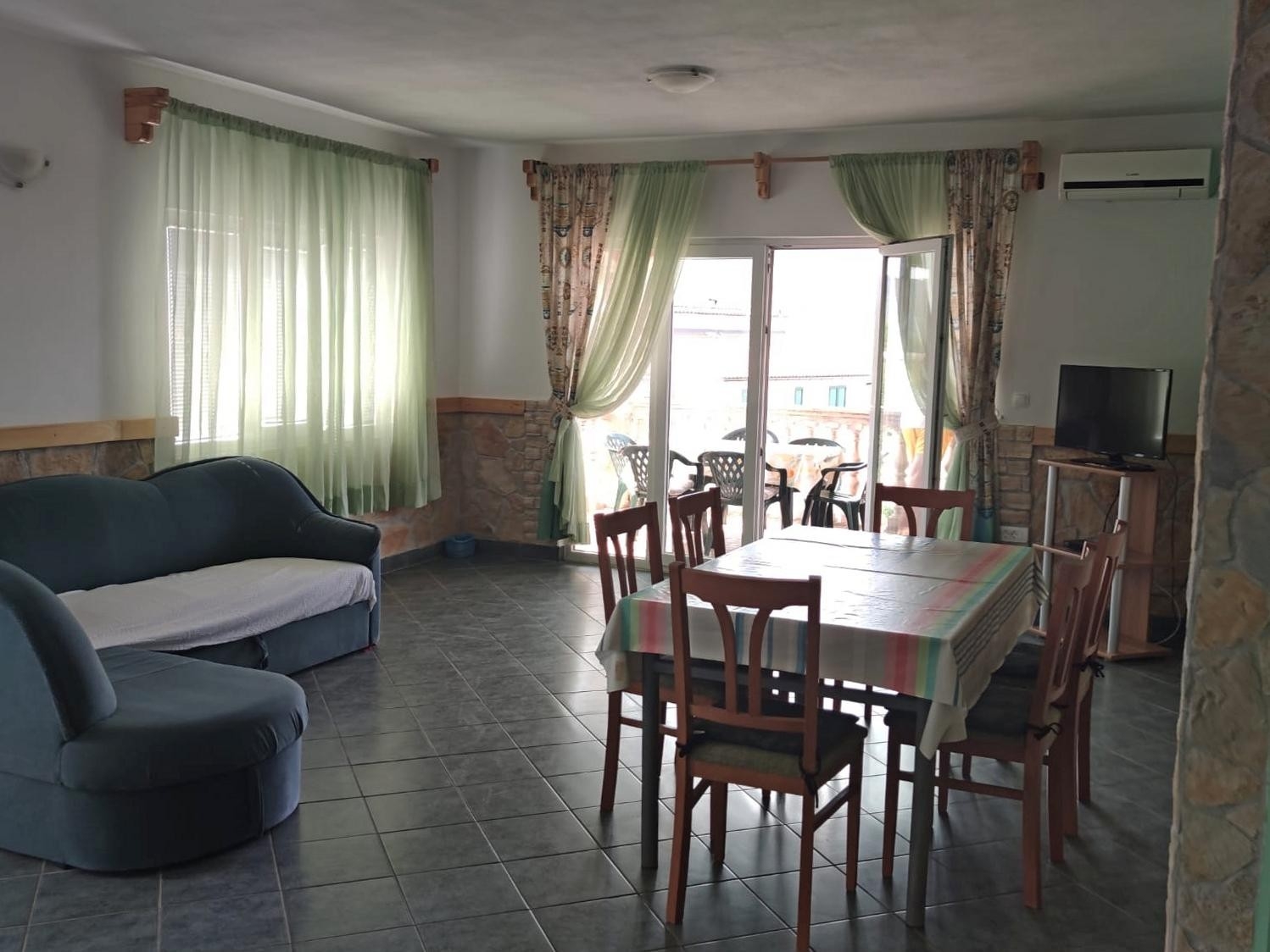 Two bedroom apartment with terrace and sea view Grebaštica, Šibenik (A-24934-d)