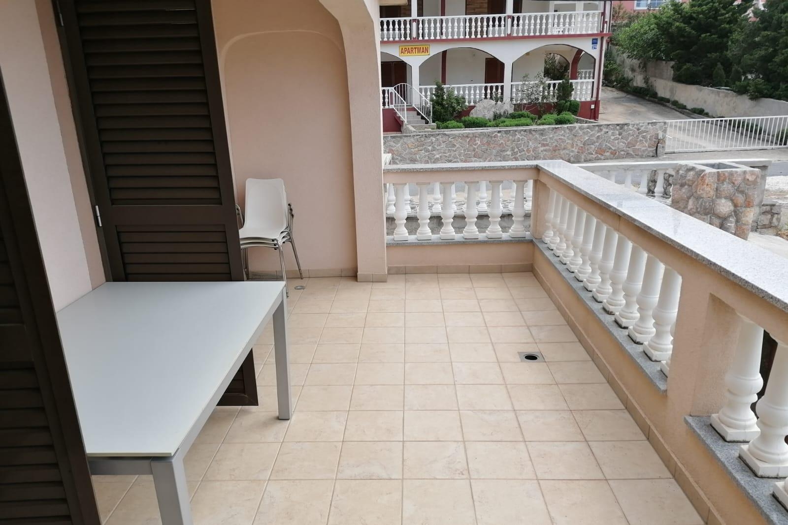 Top Karlobag Cesarica Top Karlobag Cesarica