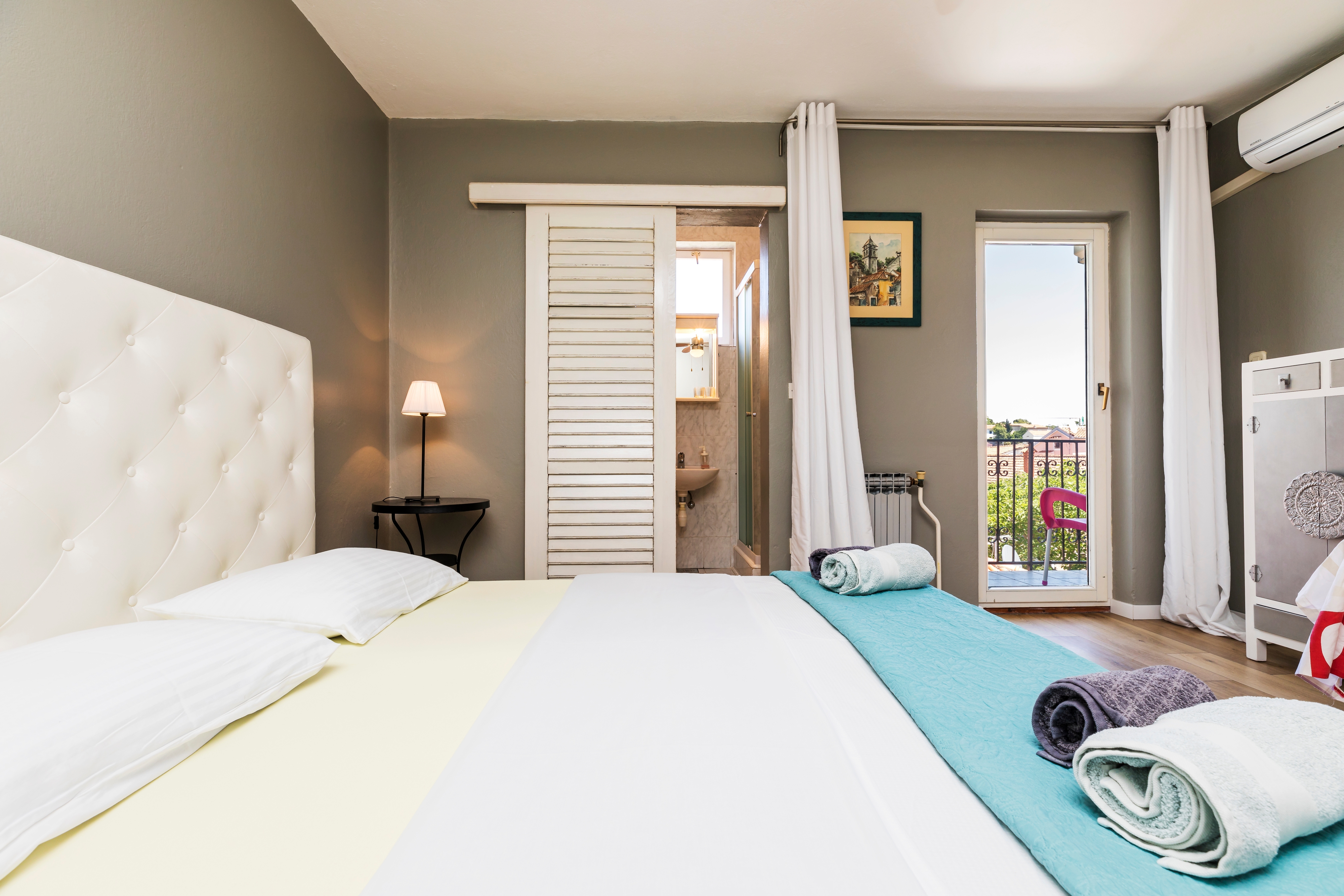 Room with balcony and sea view Mali Lošinj, Lošinj  S-b
