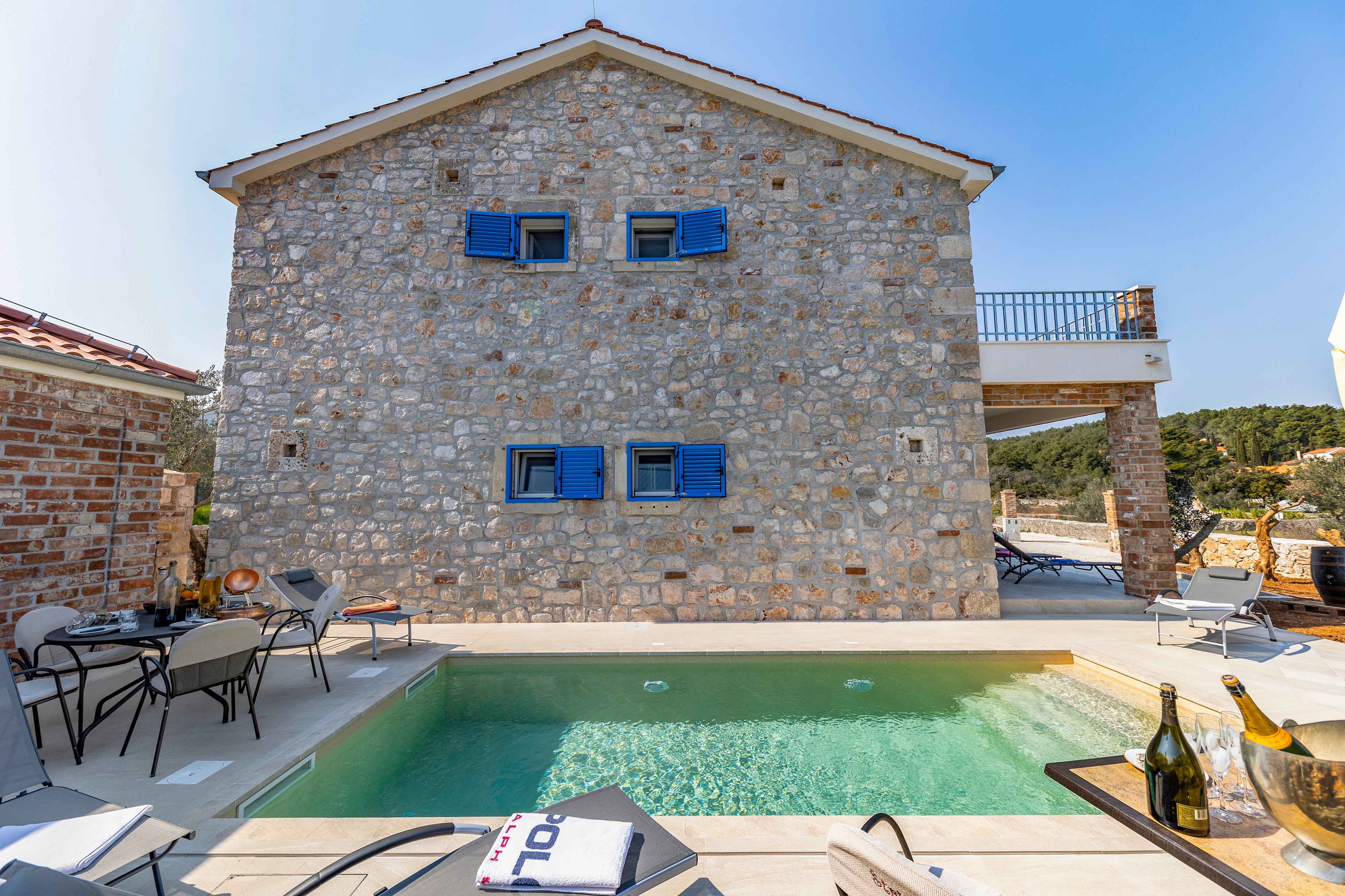 Comfortable and spacious house with terrace and sea view Ždrelac, Pašman (K-24952)