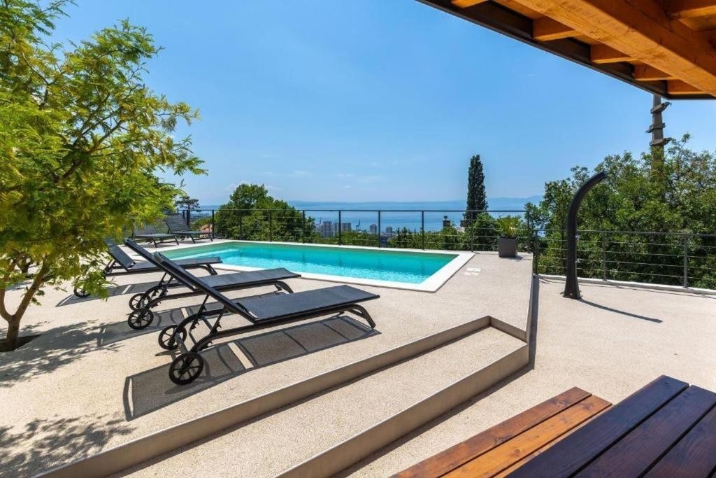 One bedroom apartment with air-conditioning Rijeka (A-24958-a) One bedroom apartment with air-conditioning Rijeka (A-24958-a)