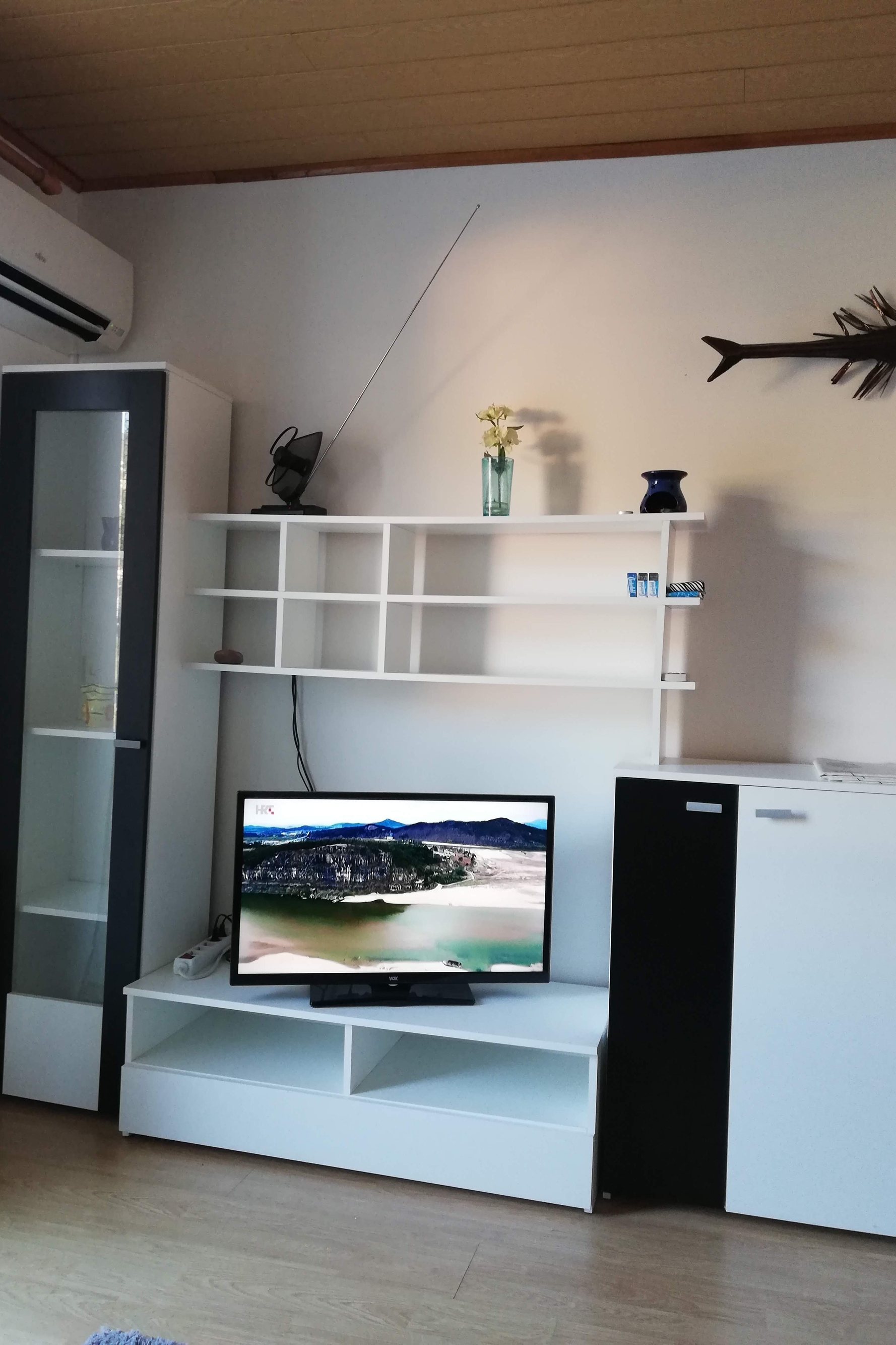 One bedroom apartment with balcony and sea view Banjol (Rab) (A-24964-b)