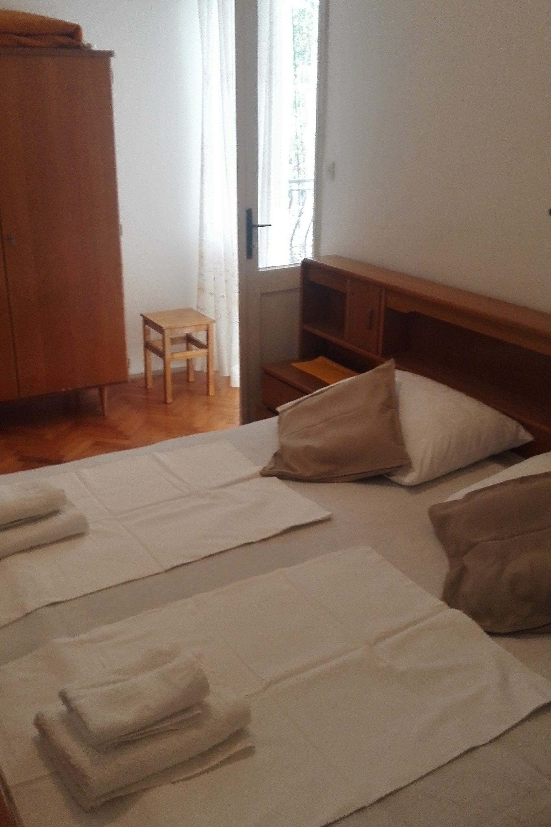 Room with balcony and sea view Banjol (Rab) (S-24964-b) Room with balcony and sea view Banjol (Rab) (S-24964-b)