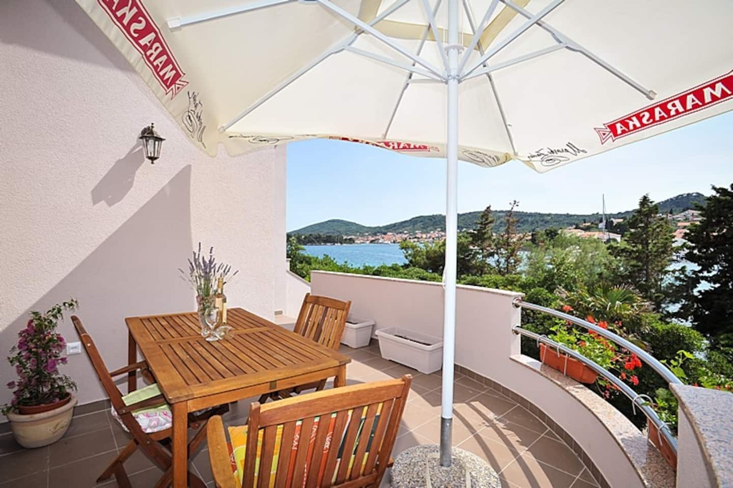 One bedroom apartment near beach Poljana, Ugljan (A-24970-c) One bedroom apartment near beach Poljana, Ugljan (A-24970-c)