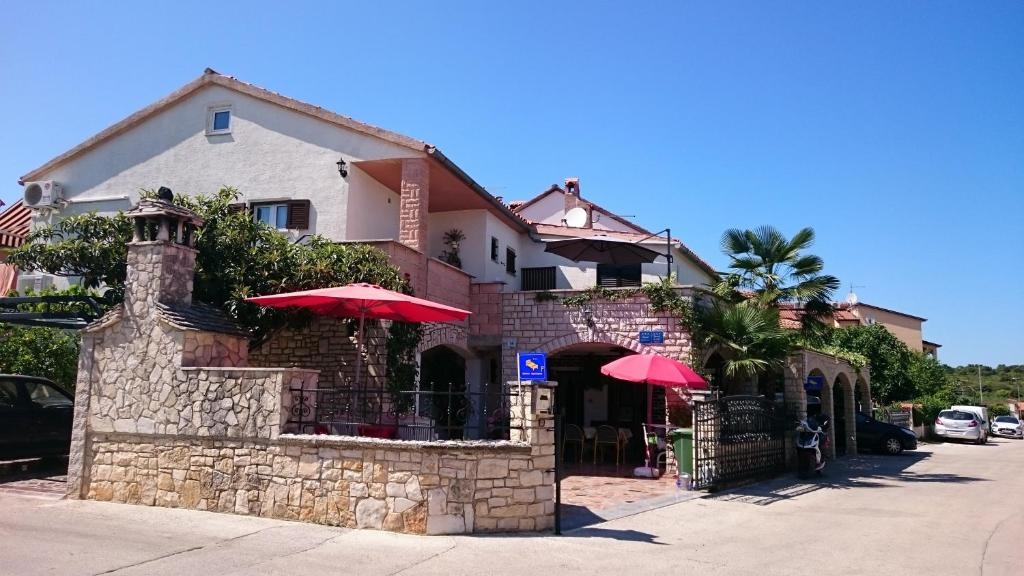 One bedroom apartment with balcony Rovinj (A-24972-a)