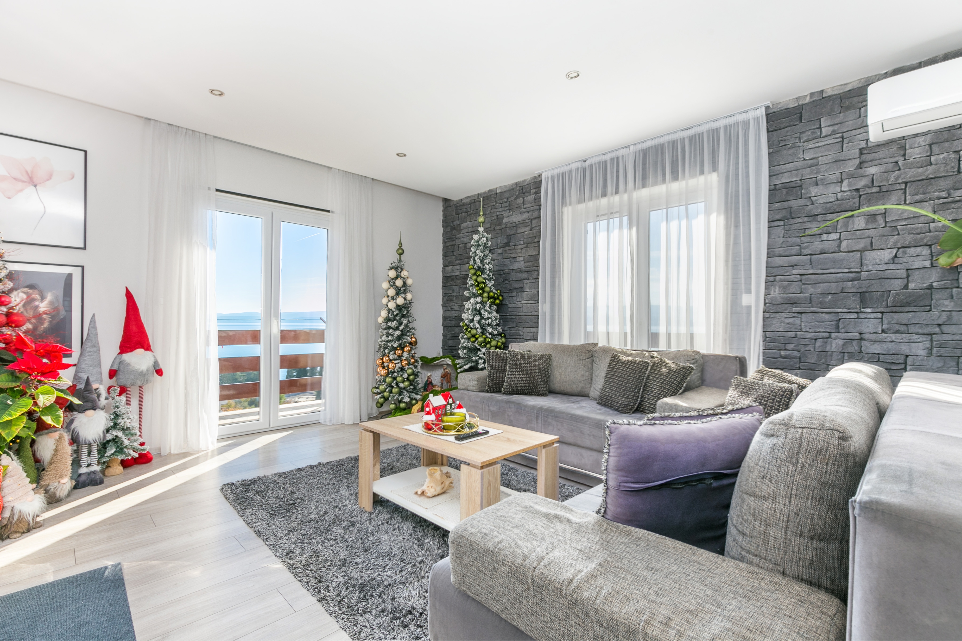 Two bedroom apartment with balcony and sea view Duće, Omiš (A-24975-b) Two bedroom apartment with balcony and sea view Duće, Omiš (A-24975-b)