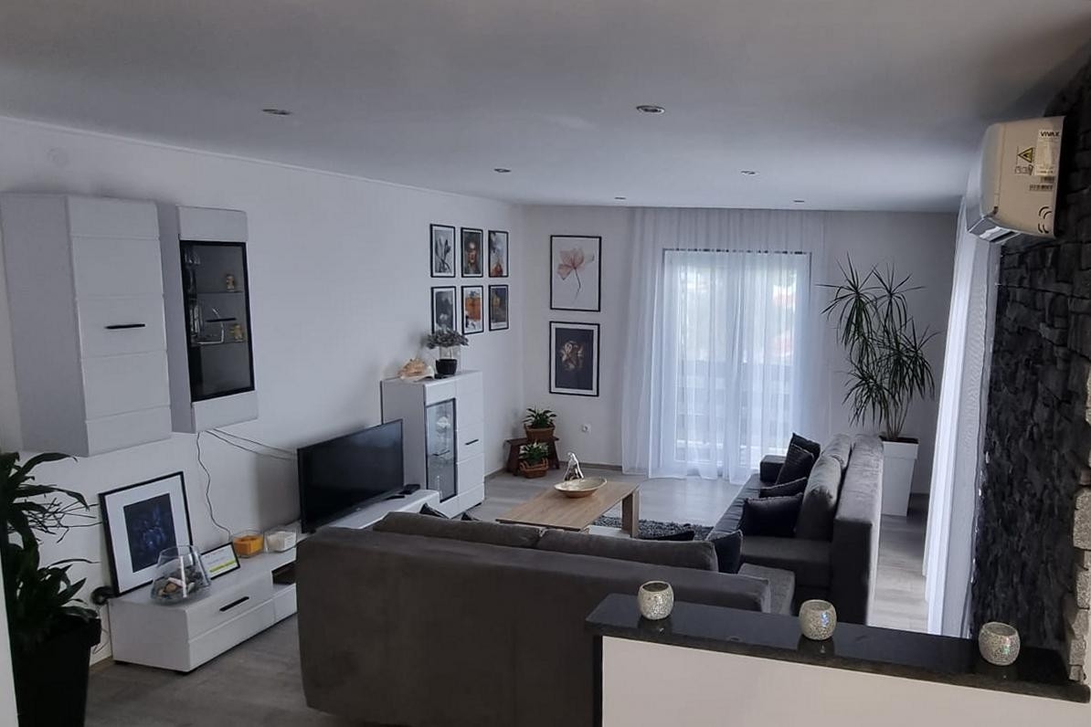 Two bedroom apartment with balcony and sea view Duće, Omiš (A-24975-b) Two bedroom apartment with balcony and sea view Duće, Omiš (A-24975-b)