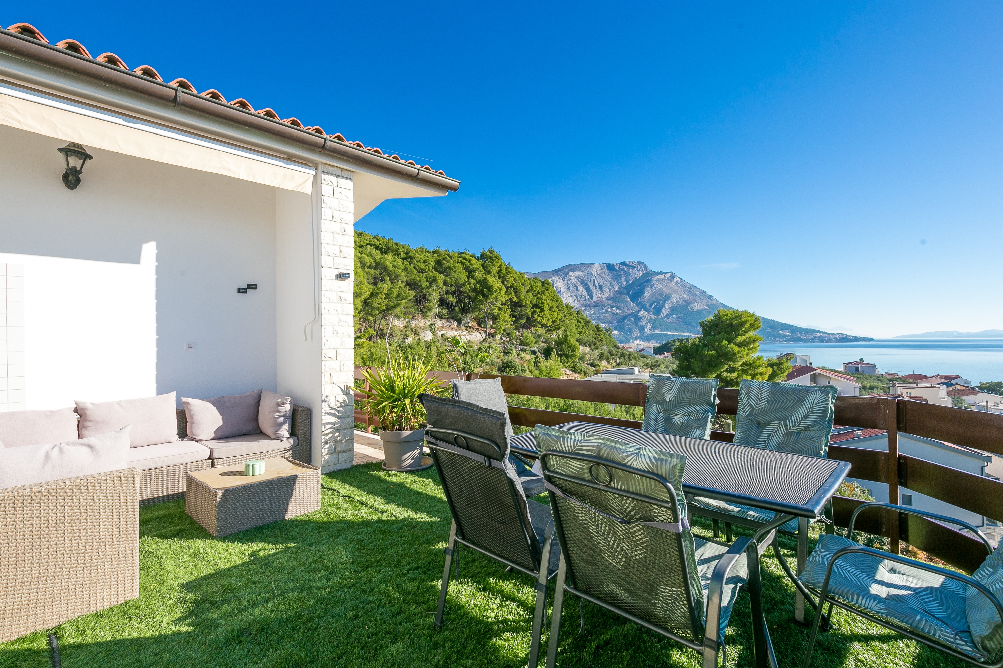 Two bedroom apartment with terrace and sea view Duće (Omiš) (A-24975-c) Two bedroom apartment with terrace and sea view Duće (Omiš) (A-24975-c)