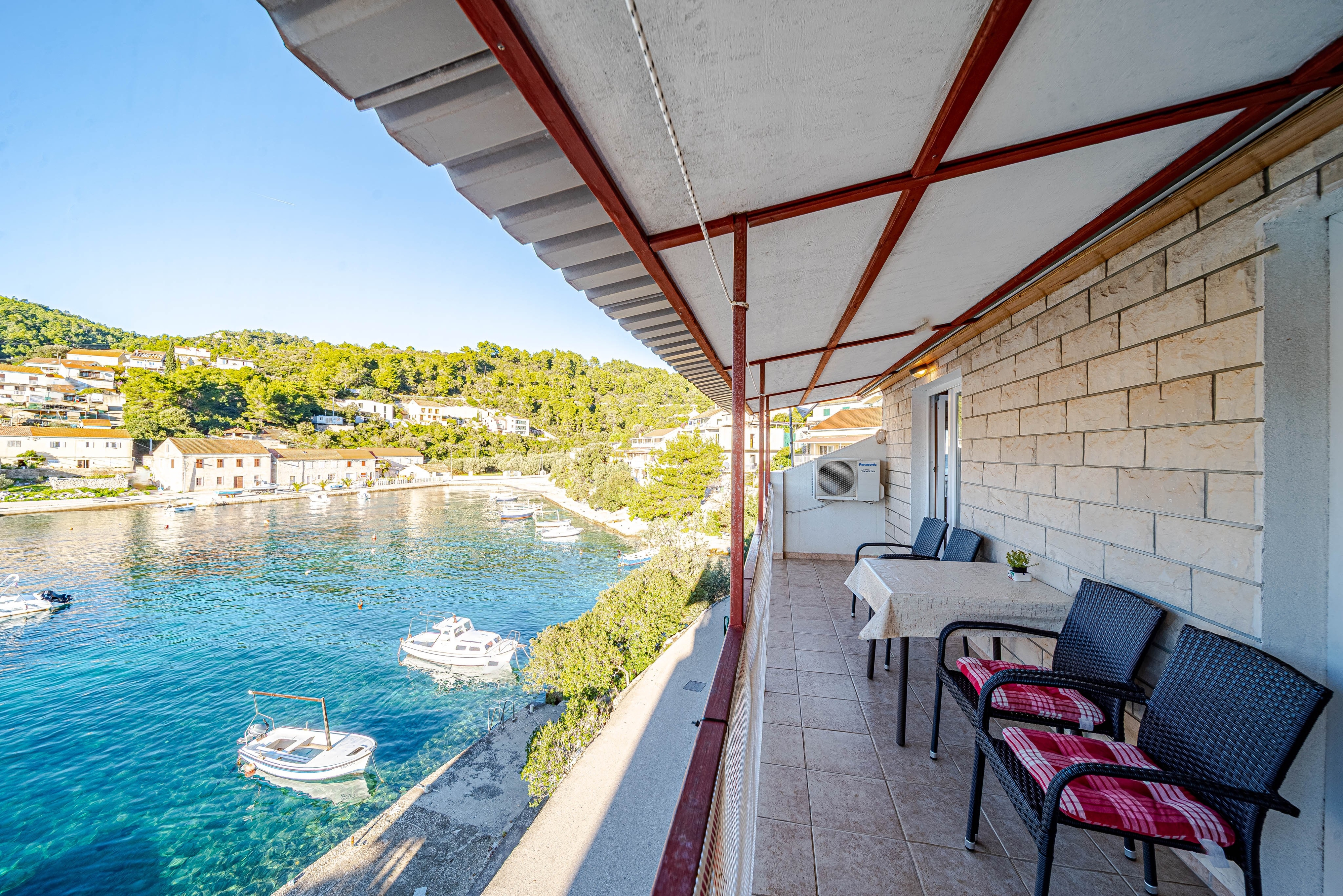 Two bedroom apartment near beach Brna, Korčula (A-24978-a)