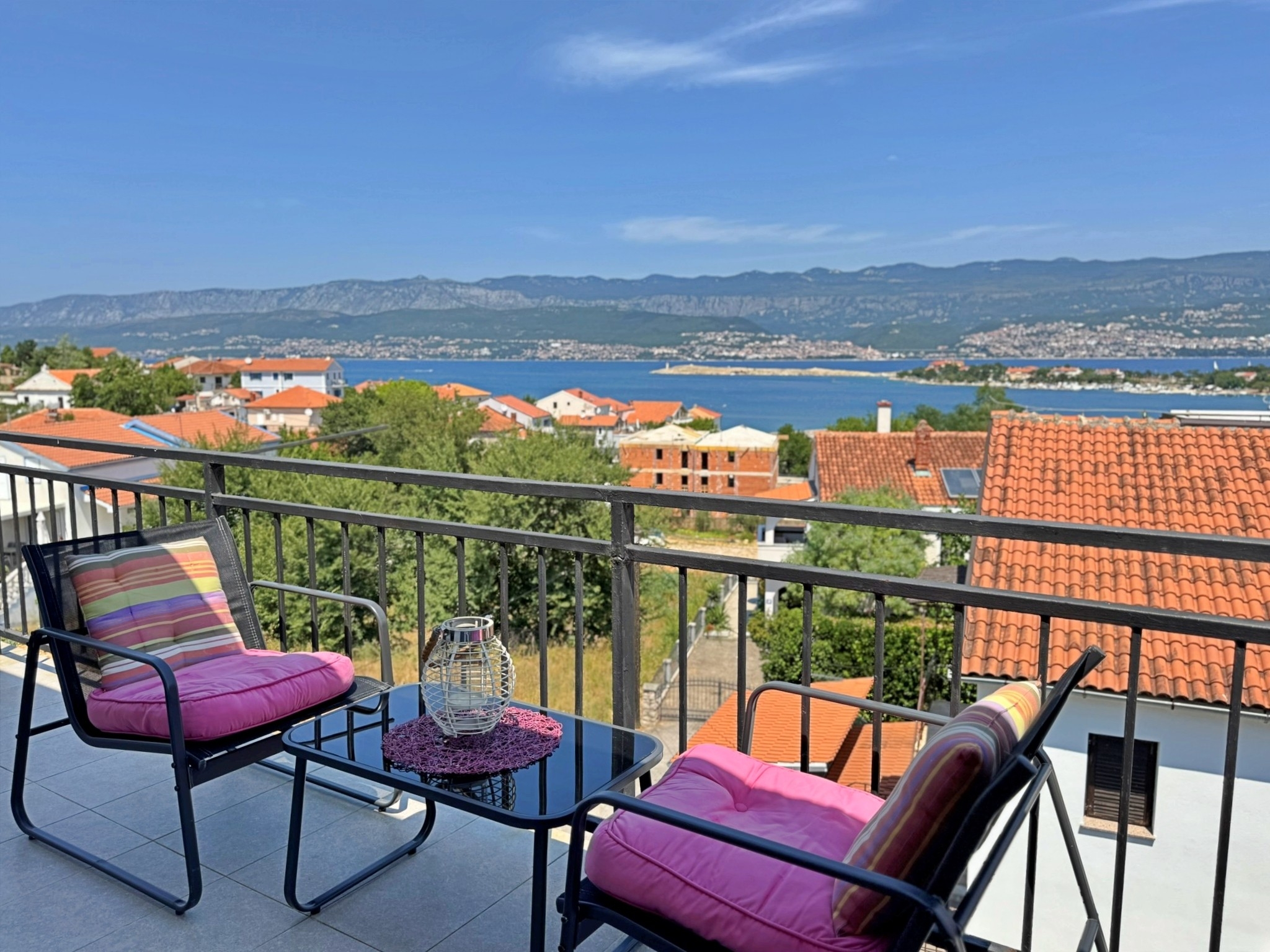 Two bedroom apartment with balcony and sea view Šilo, Krk (A-24997-a)