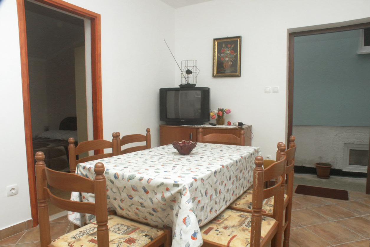 Two bedroom apartment with terrace and sea view Mali Lošinj, Lošinj (A-2500-a)