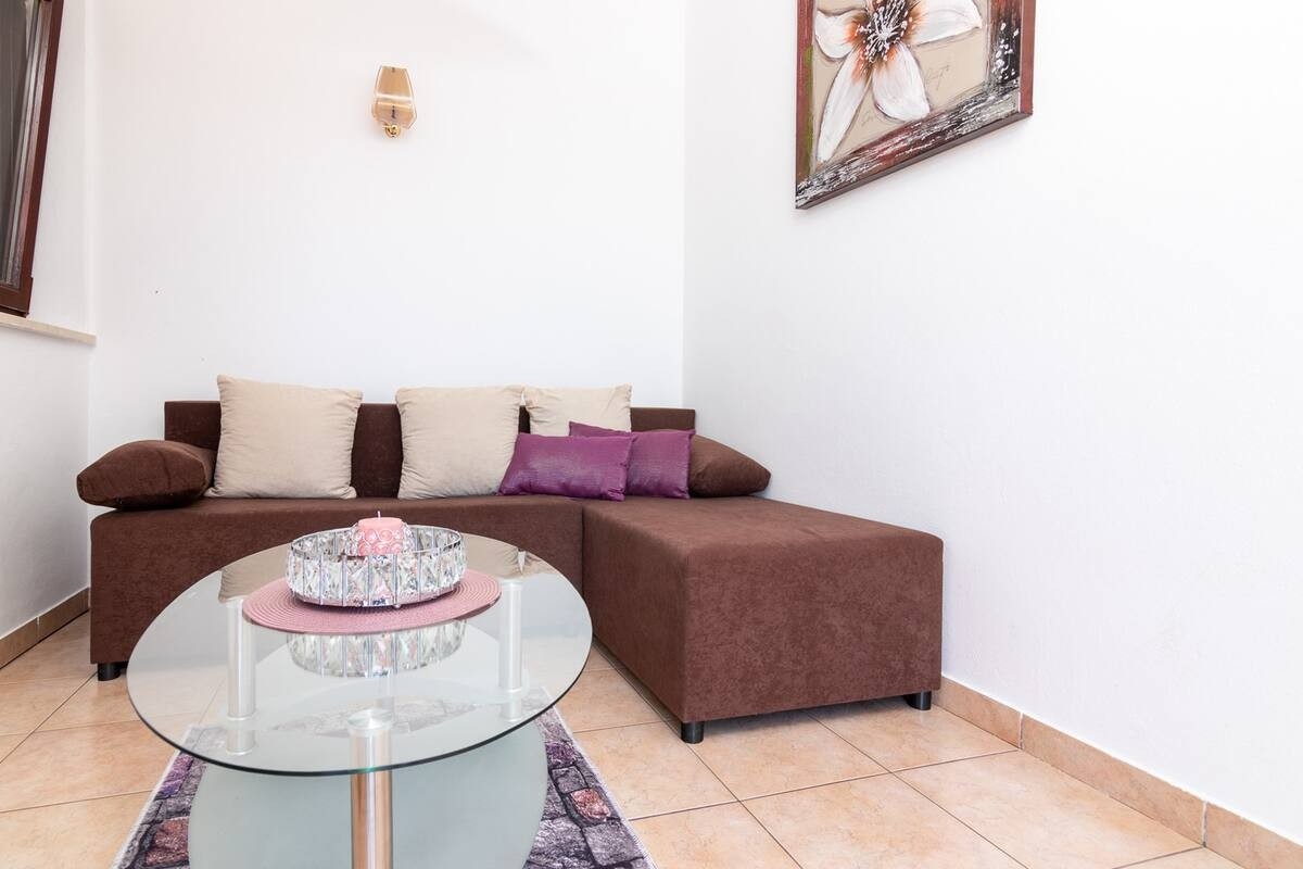 One bedroom apartment with balcony and sea view Punat, Krk (A-25011-a)