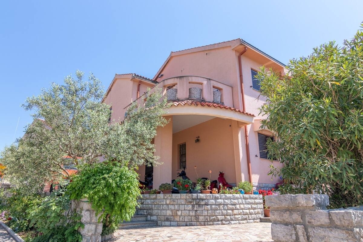 One bedroom apartment with balcony and sea view Punat, Krk (A-25011-a) One bedroom apartment with balcony and sea view Punat, Krk (A-25011-a)