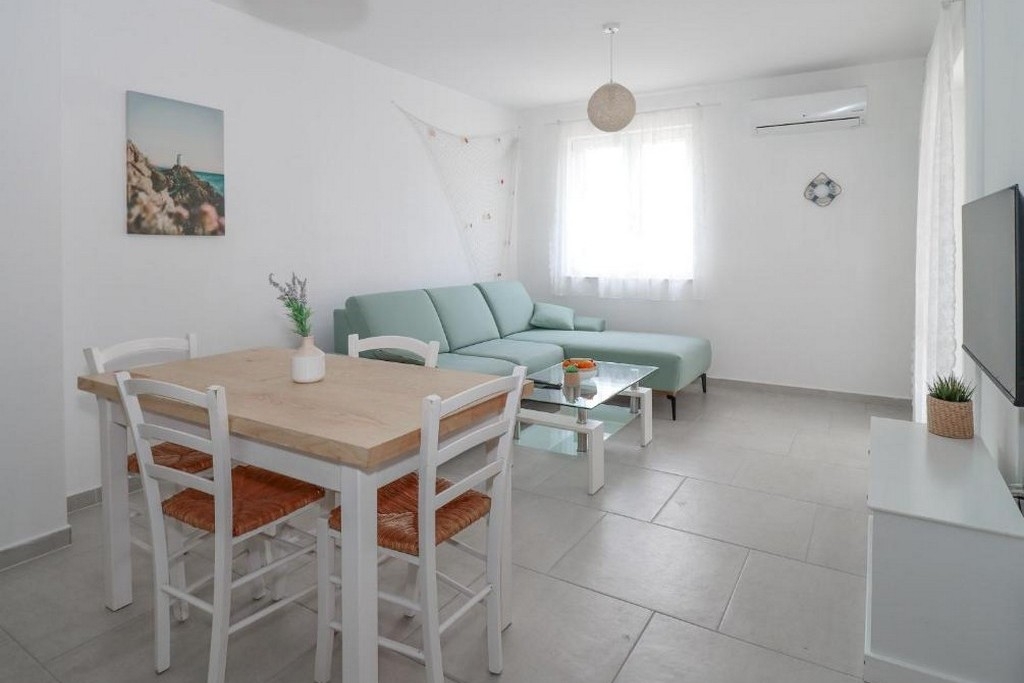 Top Šibenik Brodarica Top Šibenik Brodarica