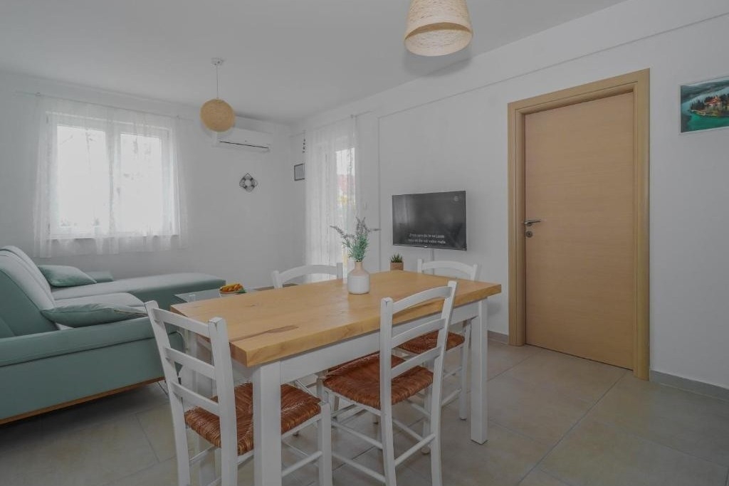 Top Šibenik Brodarica Top Šibenik Brodarica