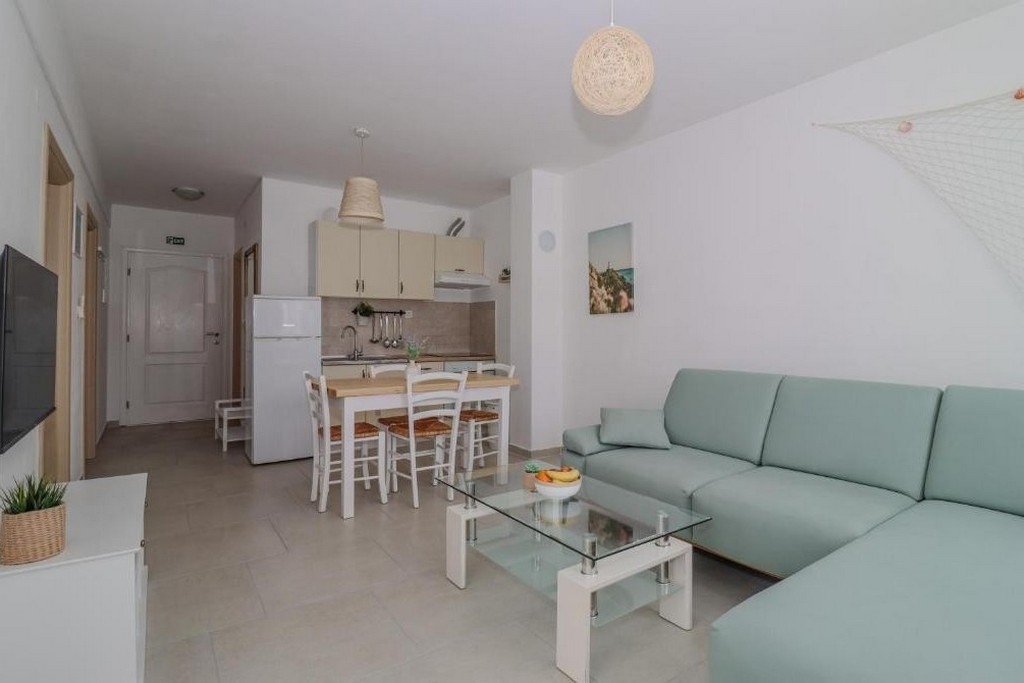 Two bedroom apartment with terrace Brodarica, Šibenik (A-25027-b) Two bedroom apartment with terrace Brodarica, Šibenik (A-25027-b)