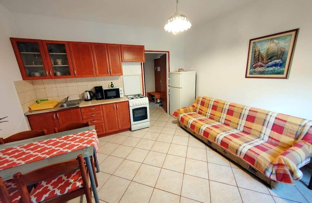 One bedroom apartment with terrace Barbat, Rab (A-25028-a) One bedroom apartment with terrace Barbat, Rab (A-25028-a)