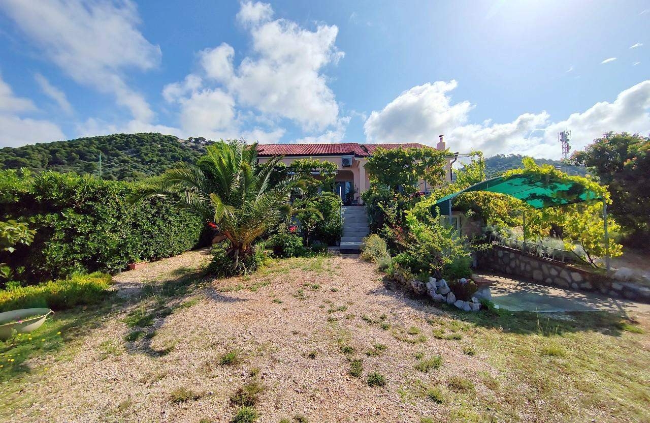 One bedroom apartment with terrace Barbat, Rab (A-25028-a) One bedroom apartment with terrace Barbat, Rab (A-25028-a)