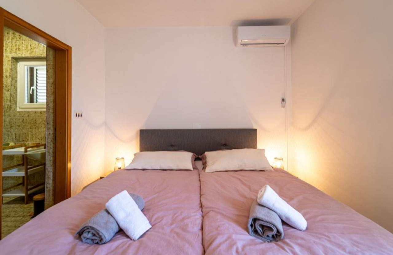 Top Rab Barbat Top Rab Barbat