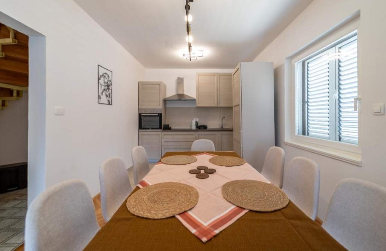 Top Rab Barbat Top Rab Barbat