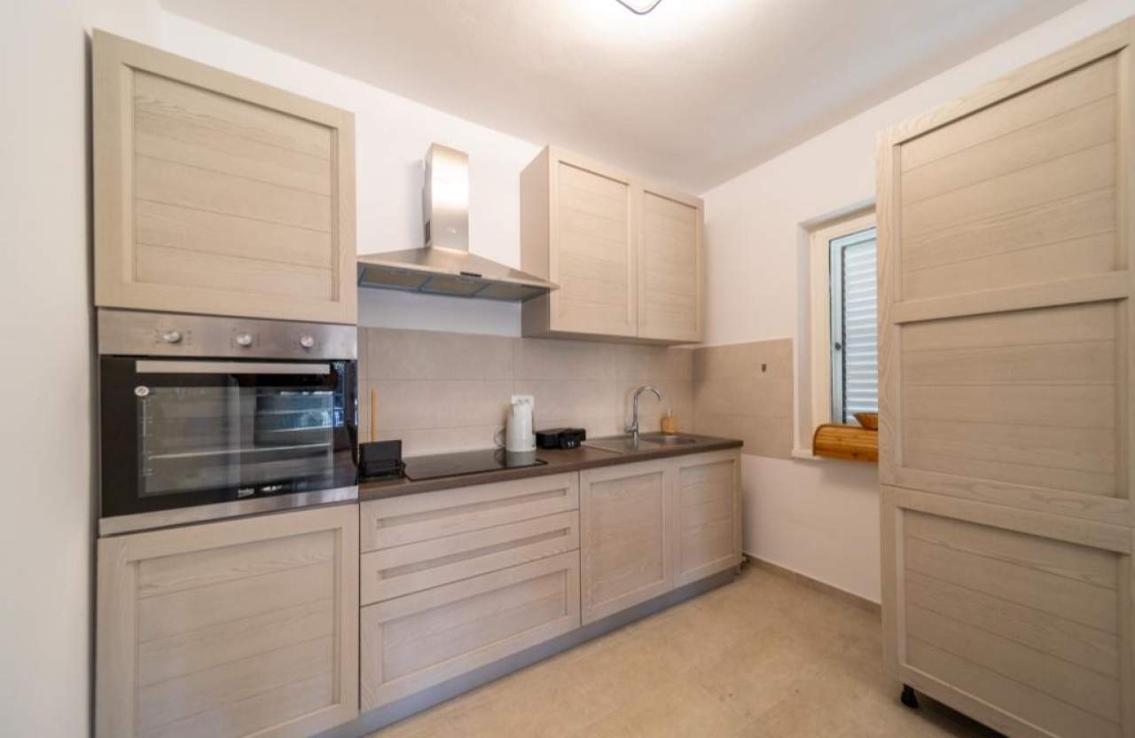 Top Rab Barbat Top Rab Barbat