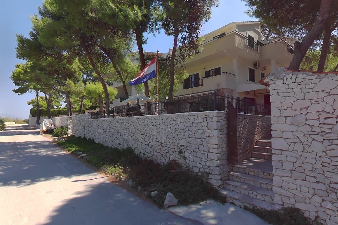 Two bedroom apartment near beach Slatine, Čiovo (A-25031-a) Two bedroom apartment near beach Slatine, Čiovo (A-25031-a)