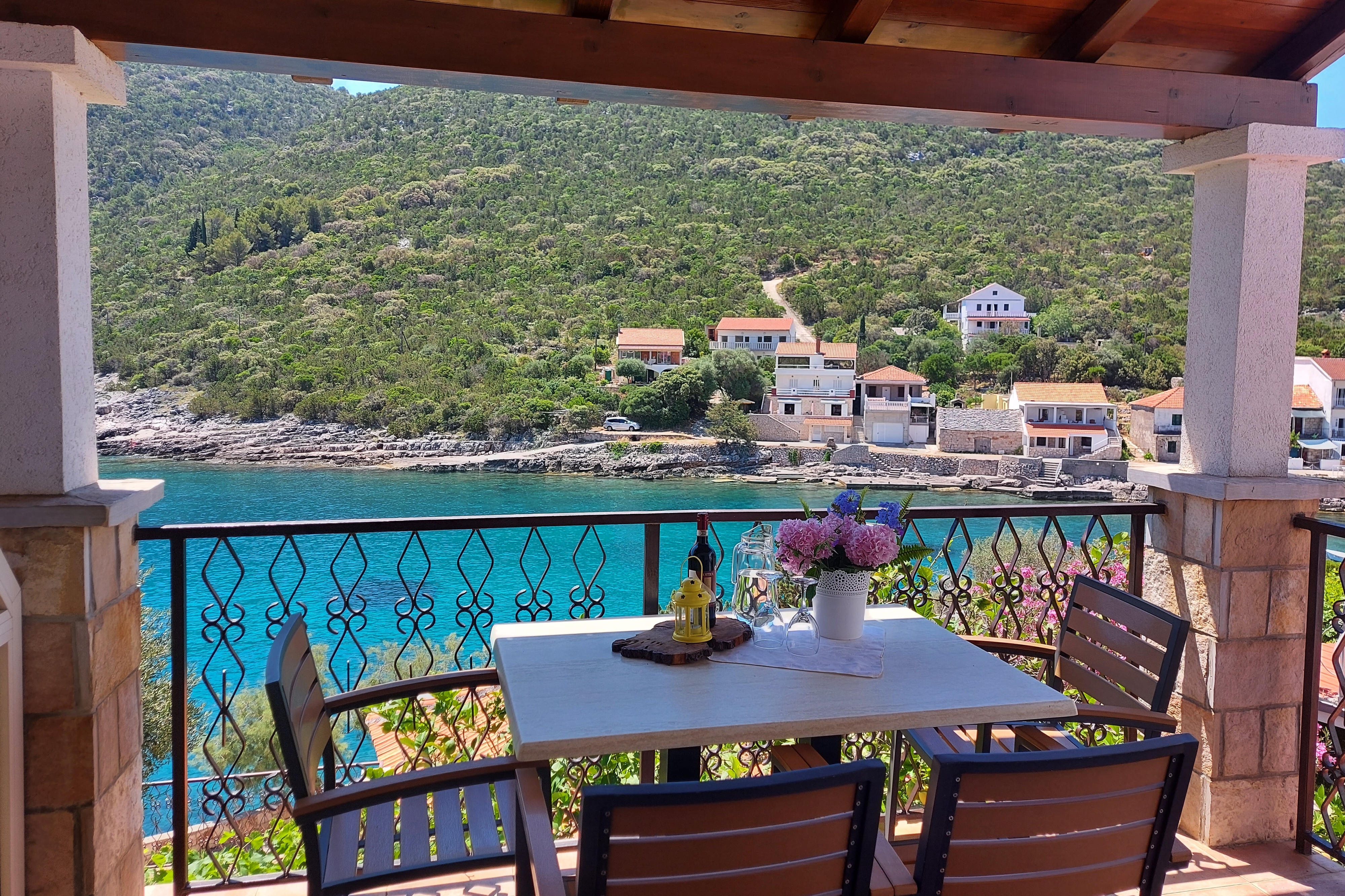 One bedroom apartment near beach Cove Zarace (Gdinj), Hvar (A-25037-c) One bedroom apartment near beach Cove Zarace (Gdinj), Hvar (A-25037-c)