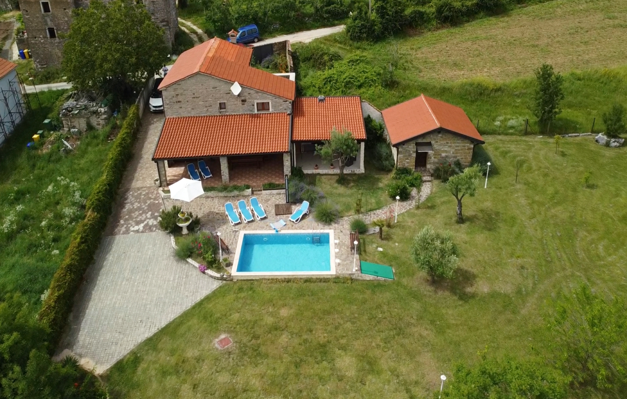 Three bedroom house with terrace Kuberton, Central Istria - Središnja Istra (K-25043)