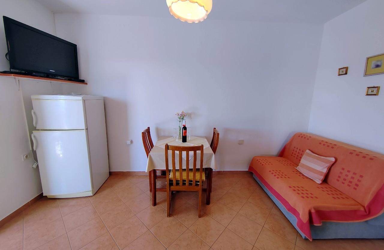 One bedroom apartment with terrace and sea view Barbat, Rab (A-25045-b) One bedroom apartment with terrace and sea view Barbat, Rab (A-25045-b)