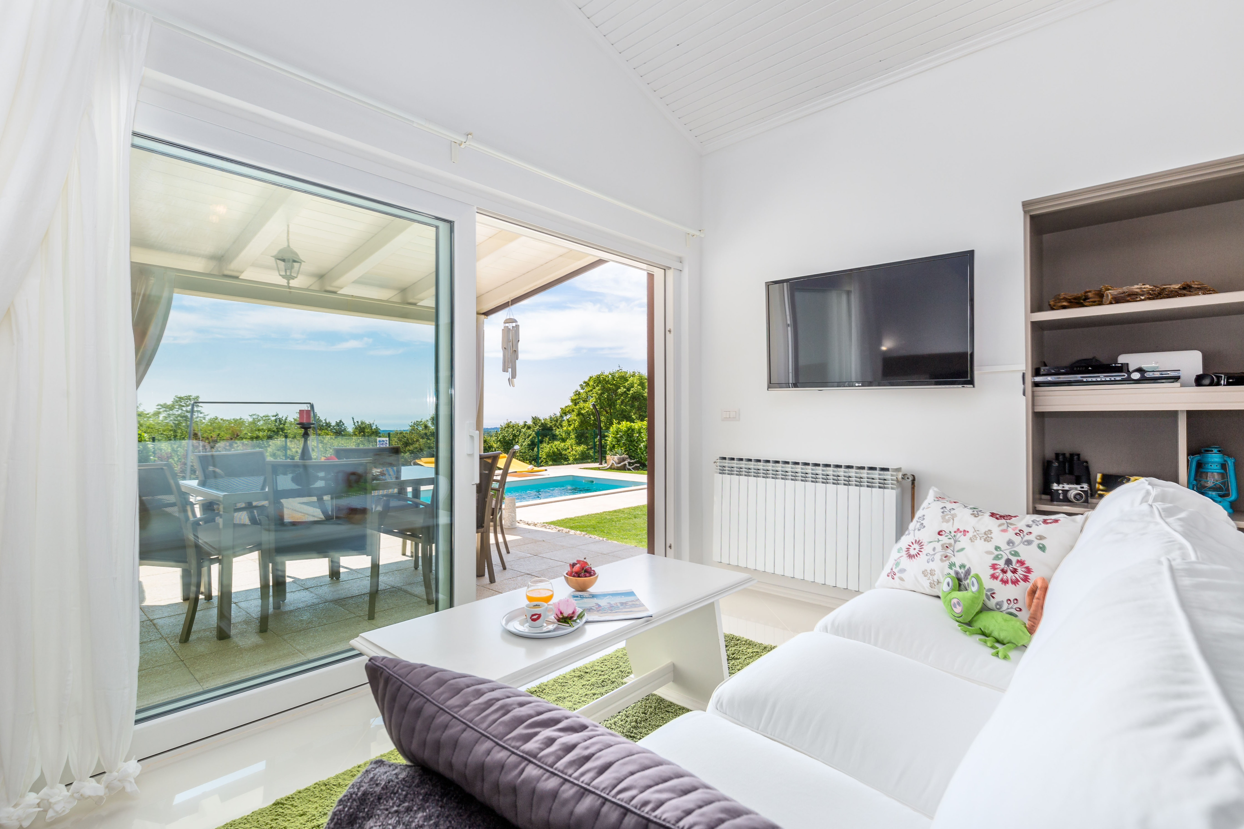 Comfortable and spacious house with terrace and sea view Višnjan, Central Istria - Središnja Istra (K-25049) Comfortable and spacious house with terrace and sea view Višnjan, Central Istria - Središnja Istra (K-25049)