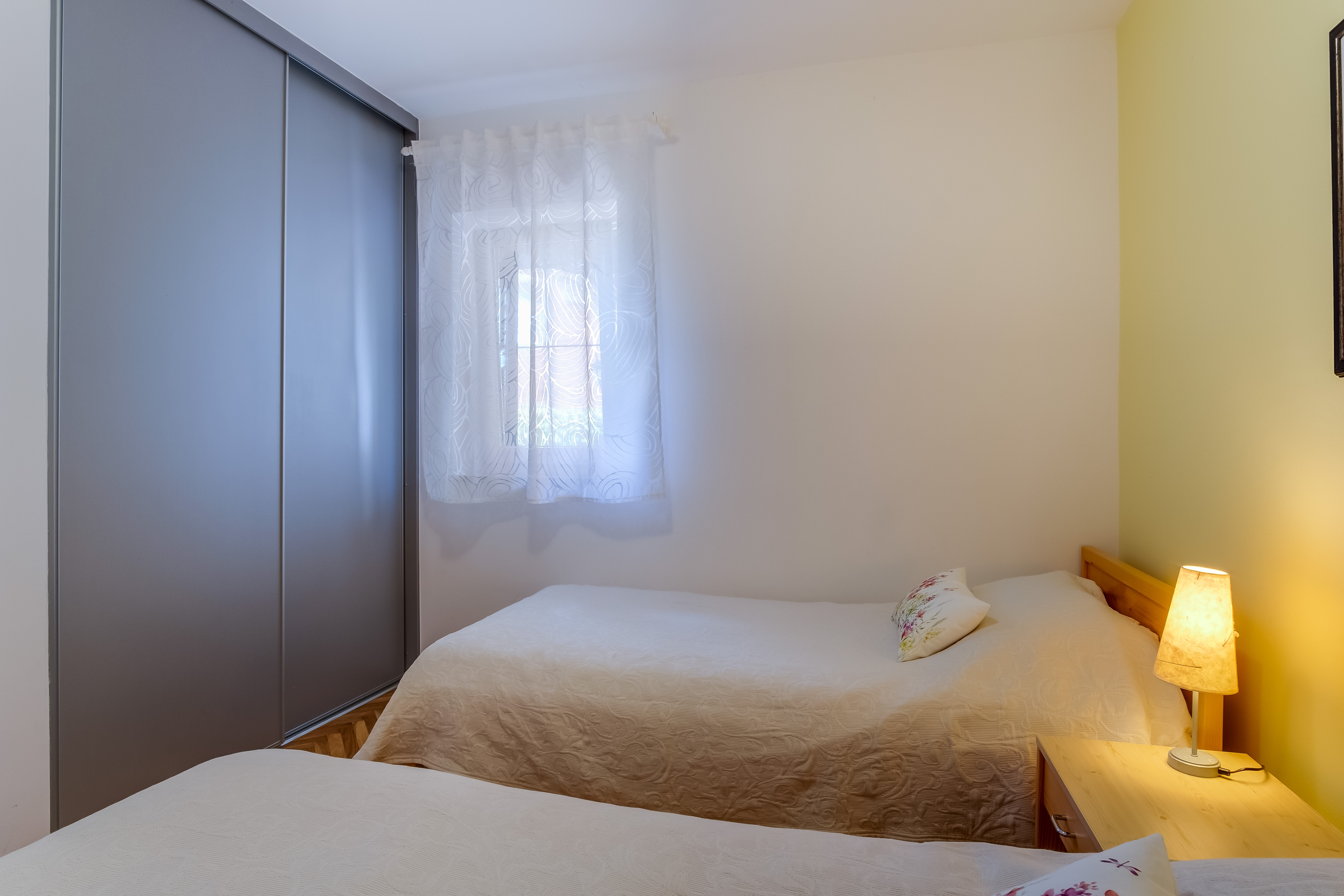 Two bedroom apartment with terrace and sea view Mali Lošinj, Lošinj  A-c