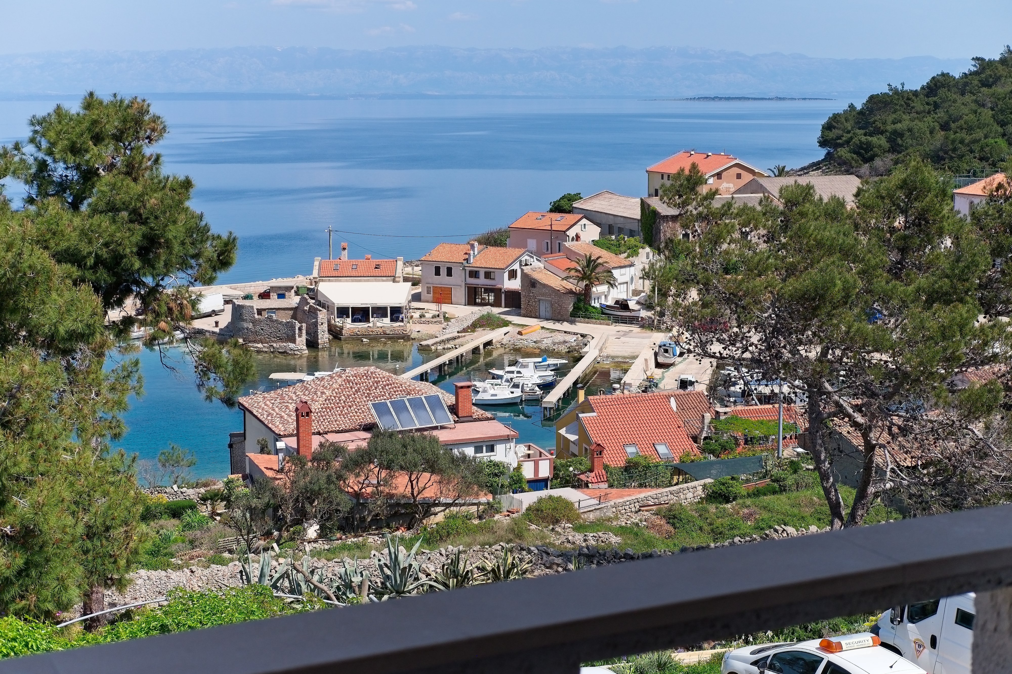 Two bedroom apartment with terrace and sea view Mali Lošinj, Lošinj  A-c