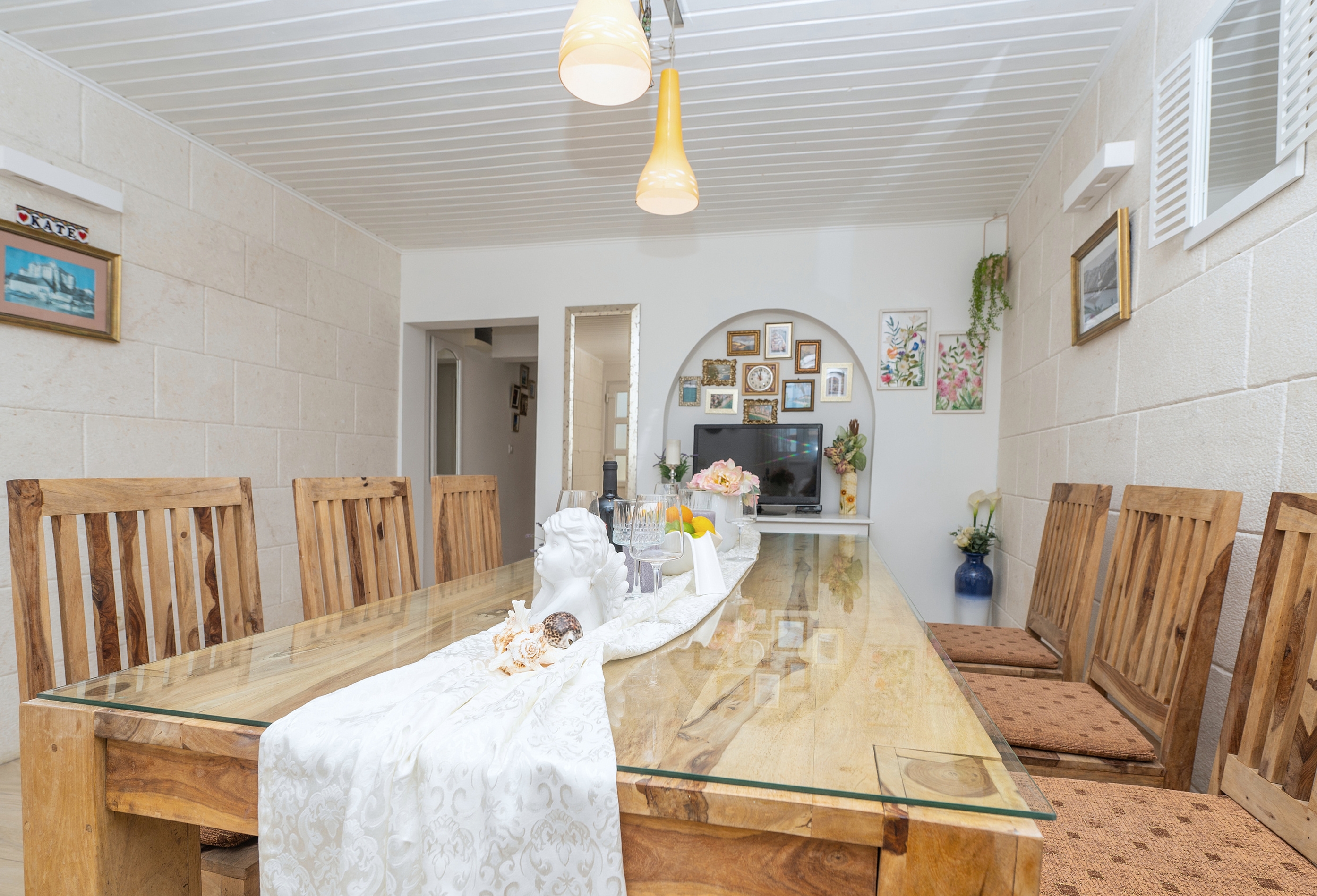 Three bedroom house near beach Bratuš, Makarska (K-25055) Three bedroom house near beach Bratuš, Makarska (K-25055)