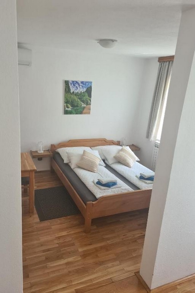 Room with air-conditioning Jezerce (Plitvice) (S-25059-d)