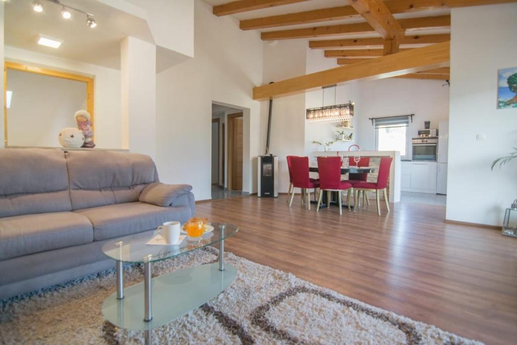 Top Omiš Kostanje Top Omiš Kostanje